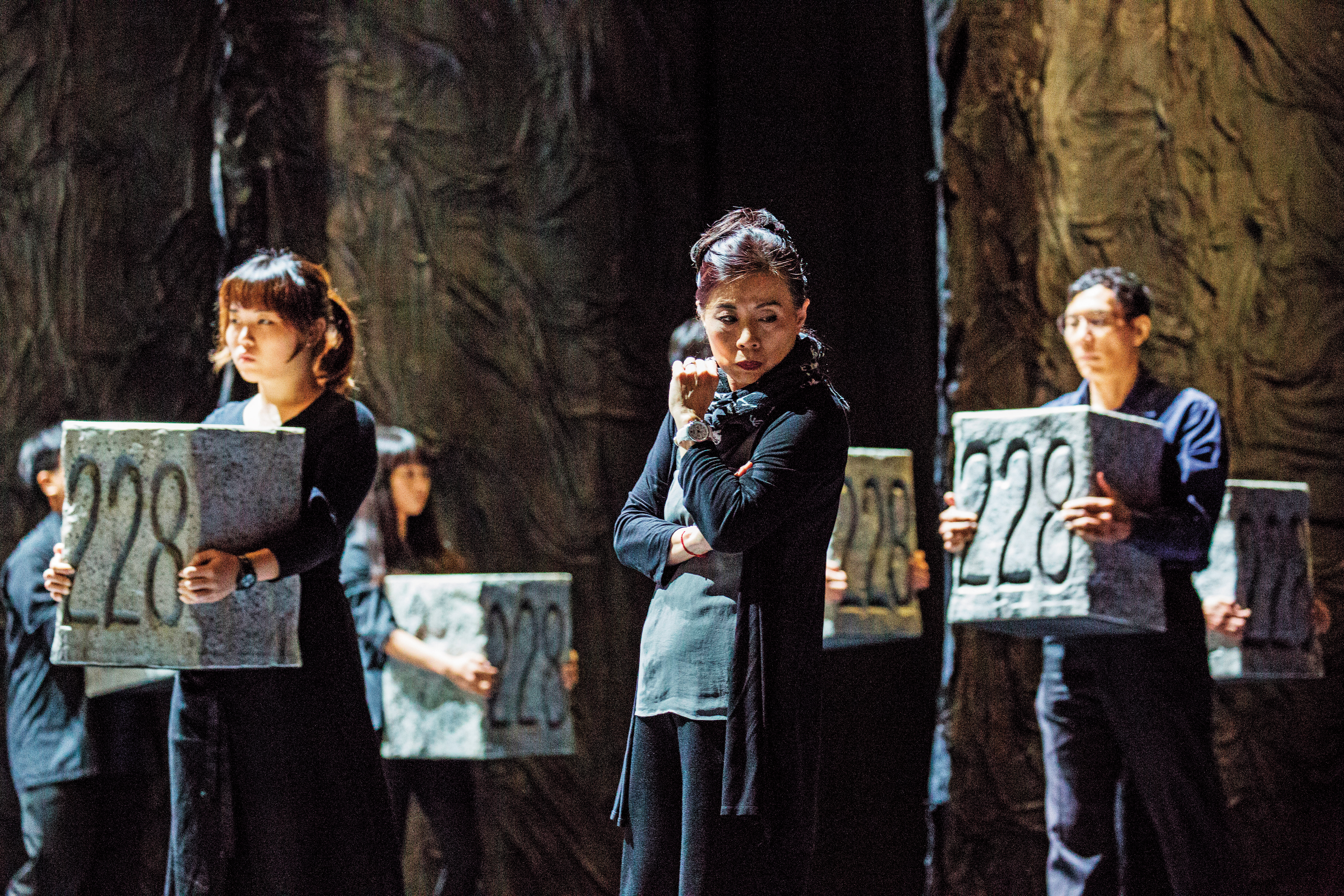 林美虹（中）10年前始知台灣有228事件，情緒從最初的震撼到後來的疼惜，心路歷程全反映在《新娘妝》上。