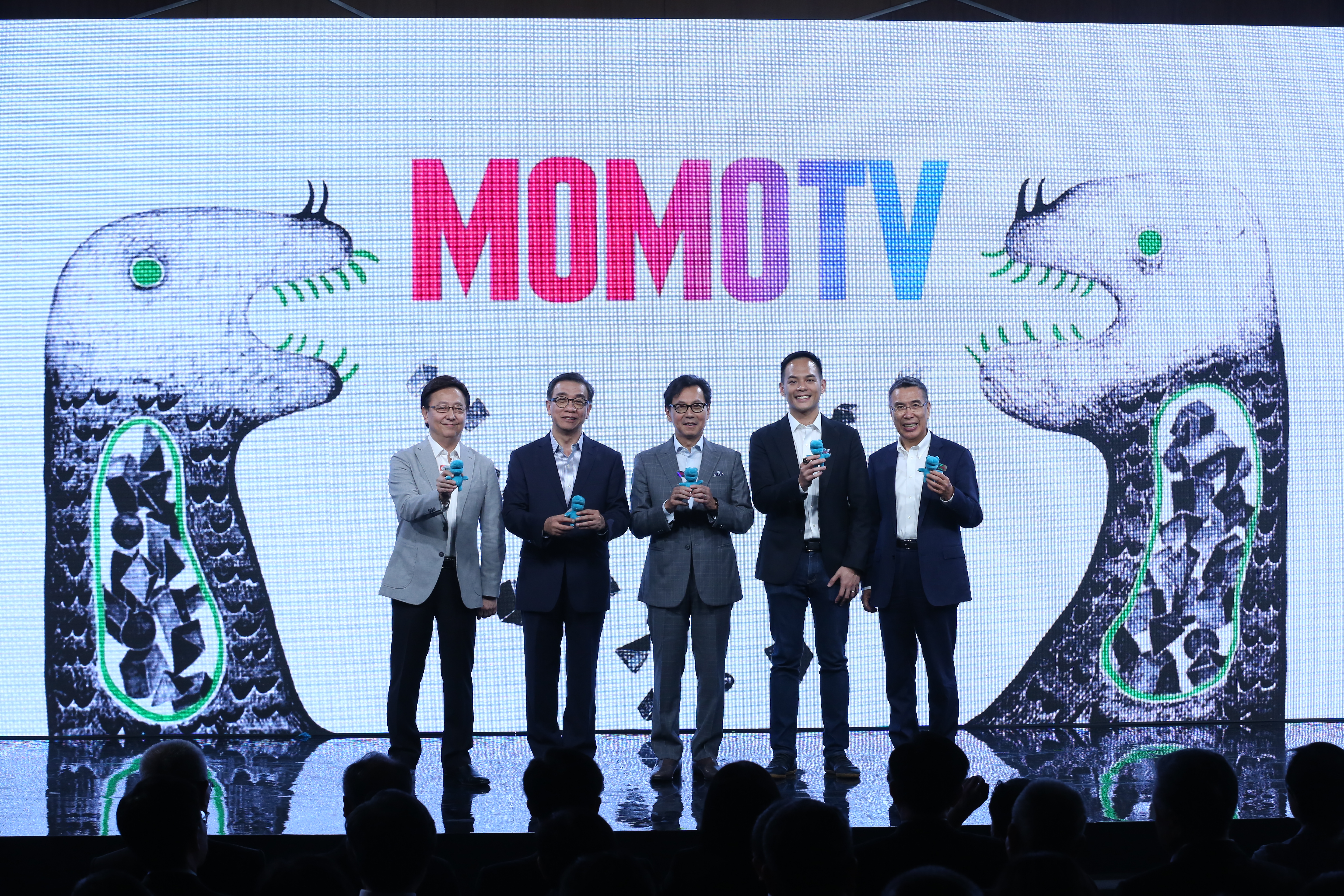 MOMOTV由凱擘大寬頻持股85%、民視持股15%,董事長由資深媒體人李四端出任。