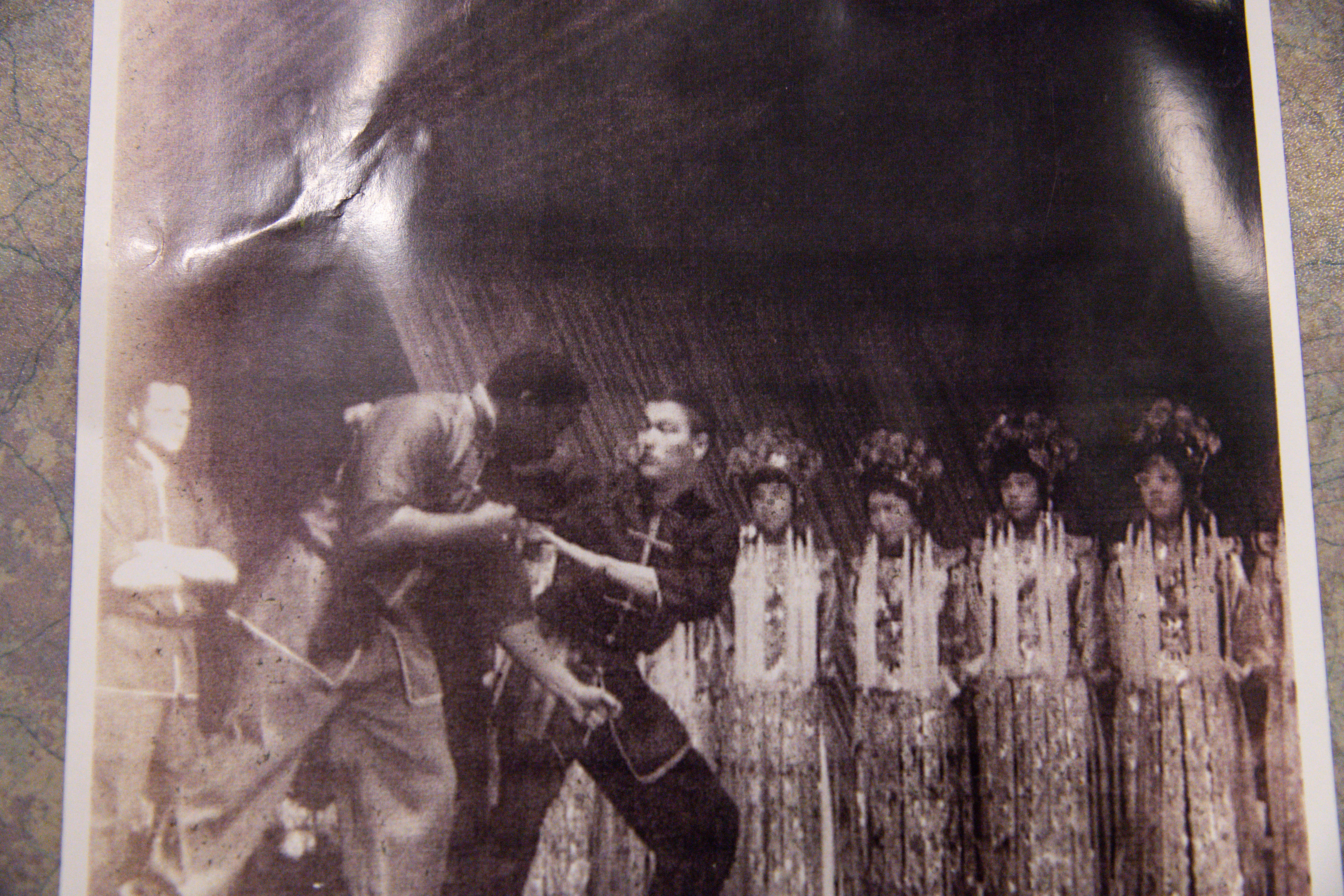 1960年拍攝的這張照片，是記錄溫哥華舉行的一場表演活動。（翻攝自大同飯店）