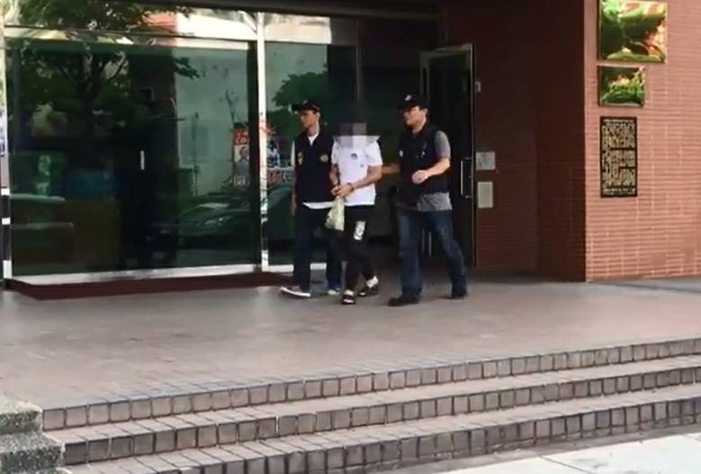 太平保母虐童案，劉姓直播主聚眾包圍保母，檢調認私刑正義，予以拘提。（翻攝畫面）