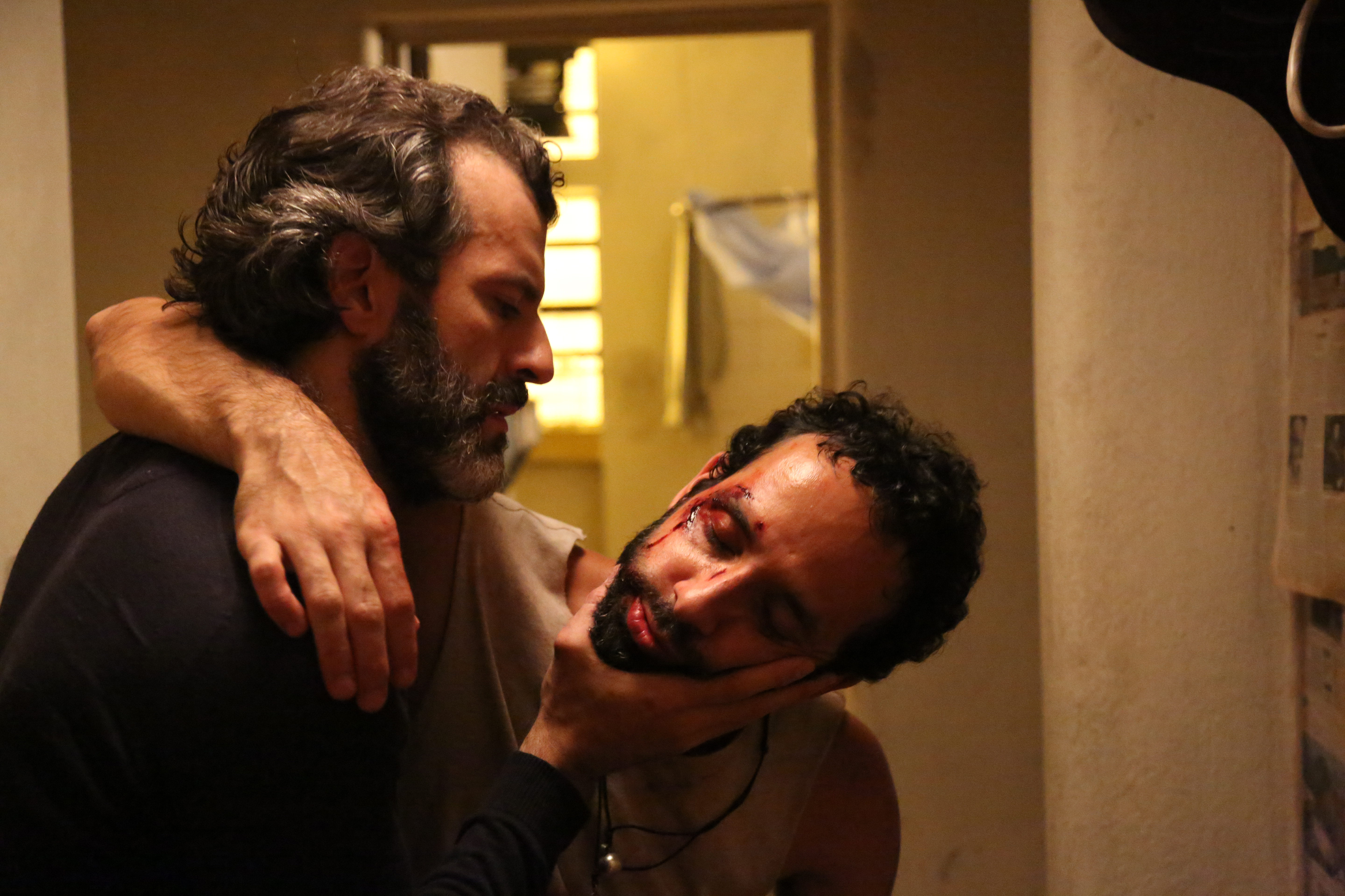 已婚男人兒女都生了才向家人出櫃，劇情鋪排雖有點老生常談，但男主角僅能選擇在家人面前隱藏假裝。（本萃提供）