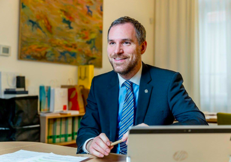 賀吉布於2018年11月出任捷克布拉格市市長。(翻攝自賀吉布臉書)