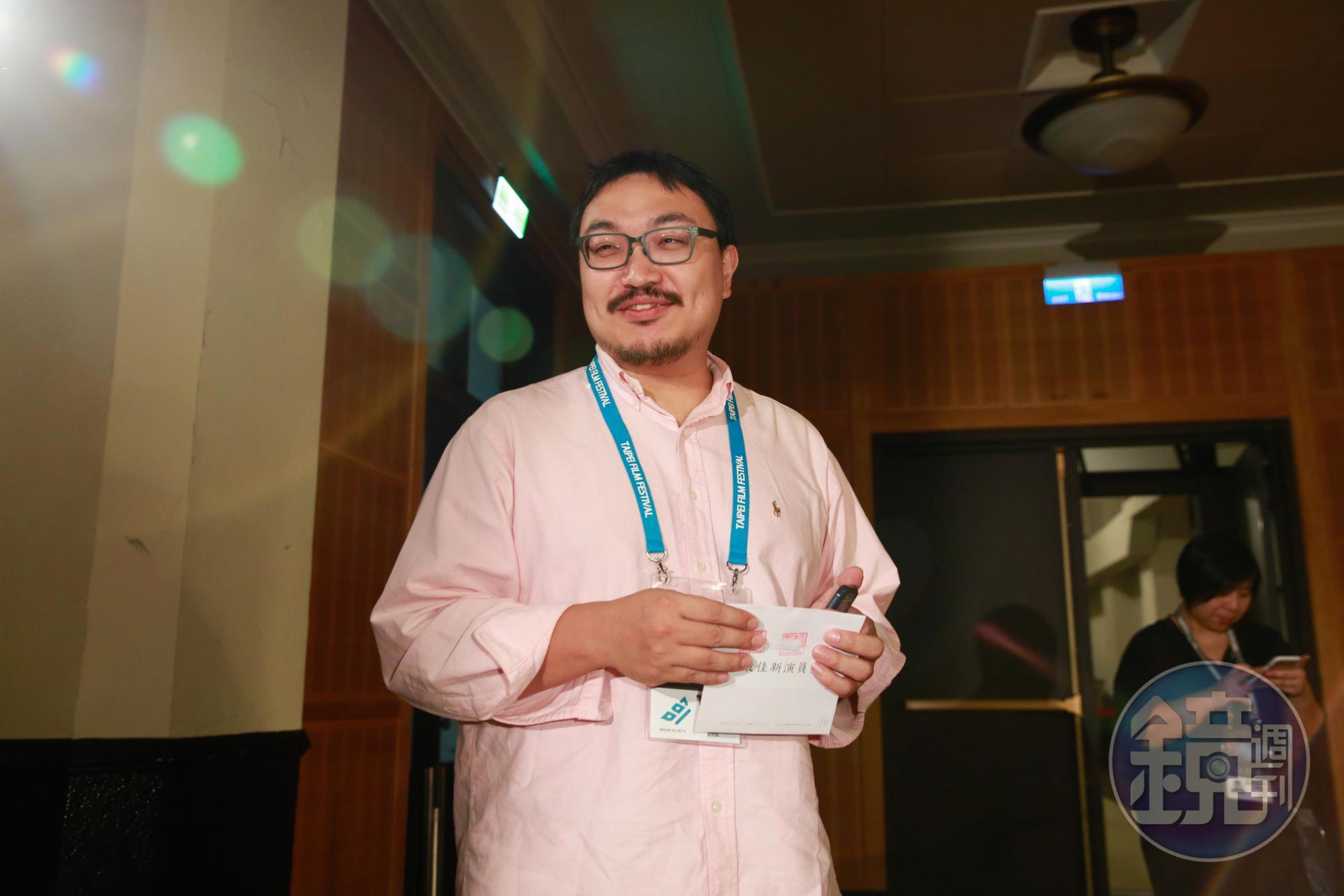蔡嘉茵的男友是舞台劇導演，交往兩三年，一直默默陪在她身後打點事情。 