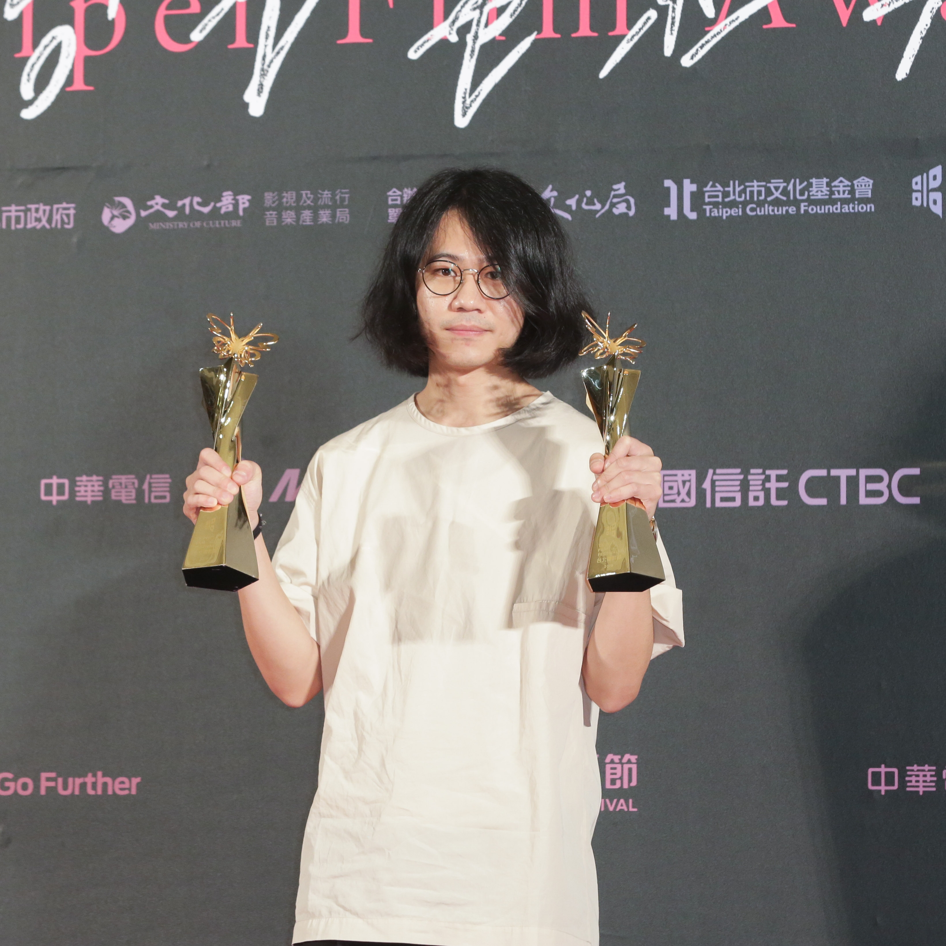 《當火車經過的時候》導演黃邦銓不只拿下最佳短片，奪得百萬首獎。 