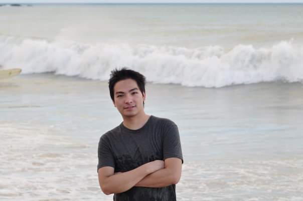 林寬27歲時,在海邊出遊時的照片。(林寬提供)