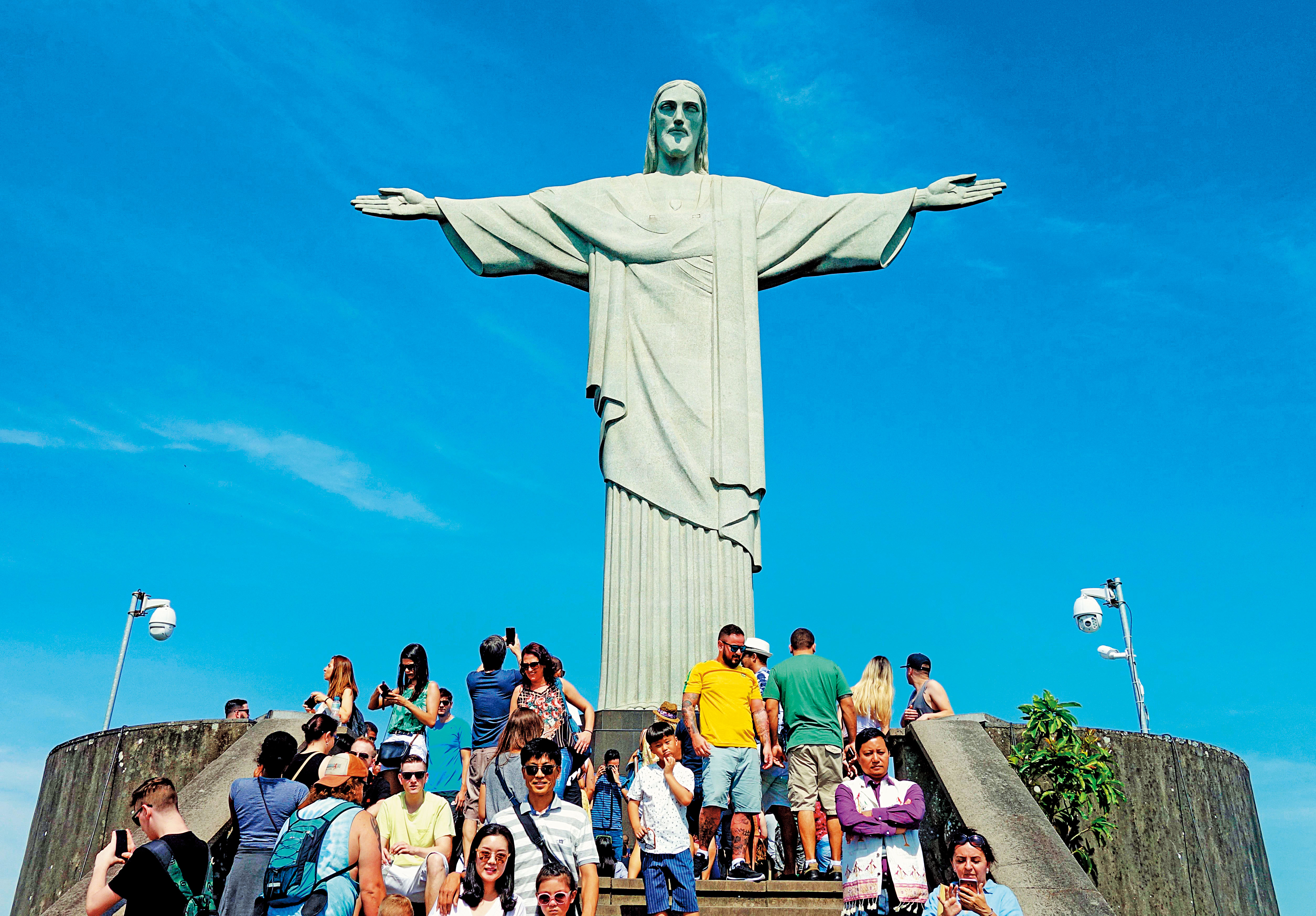 美國降息有影，新興市場債成熱門標的，但買新興市場債要特別留意匯率風險。（東方IC）
