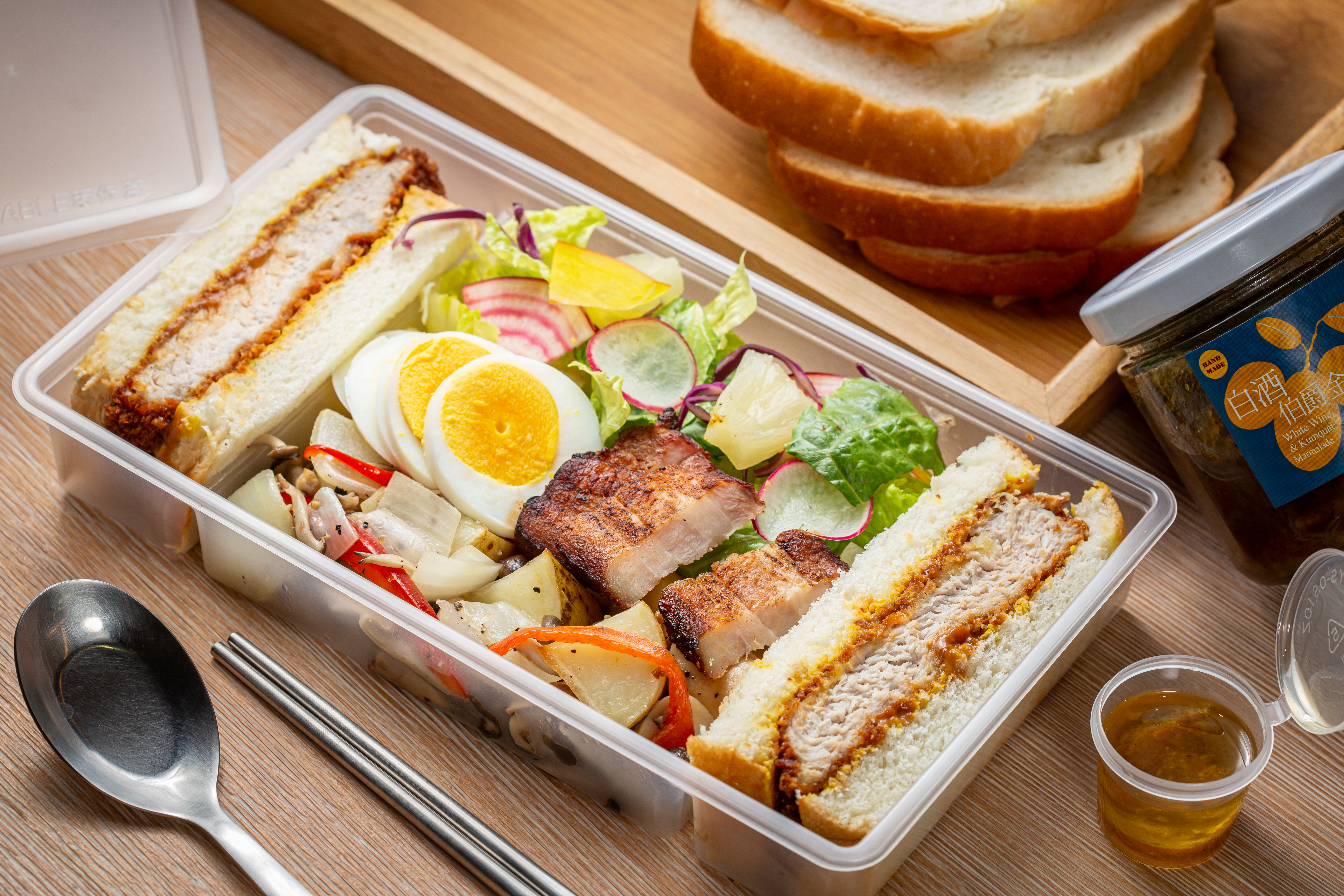 「原味廚房」使用在世界大賽中得到冠軍的麵包和果醬製作豪華便當。