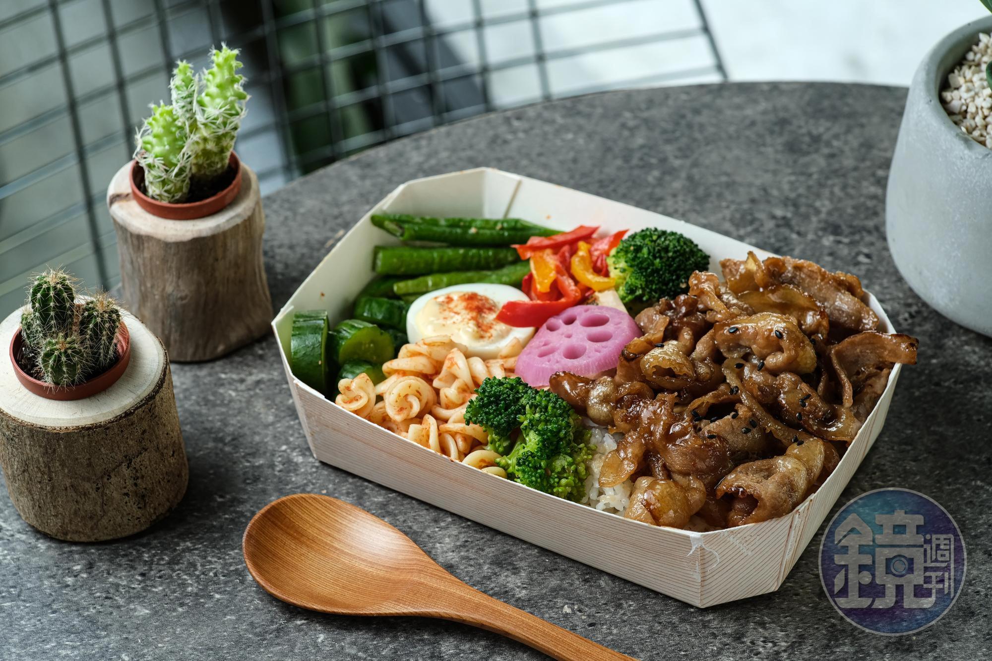 「果香豚肉」用蘋果泥和蜂蜜醃漬豬肉片再炒過，油亮甜香。（160元／份）