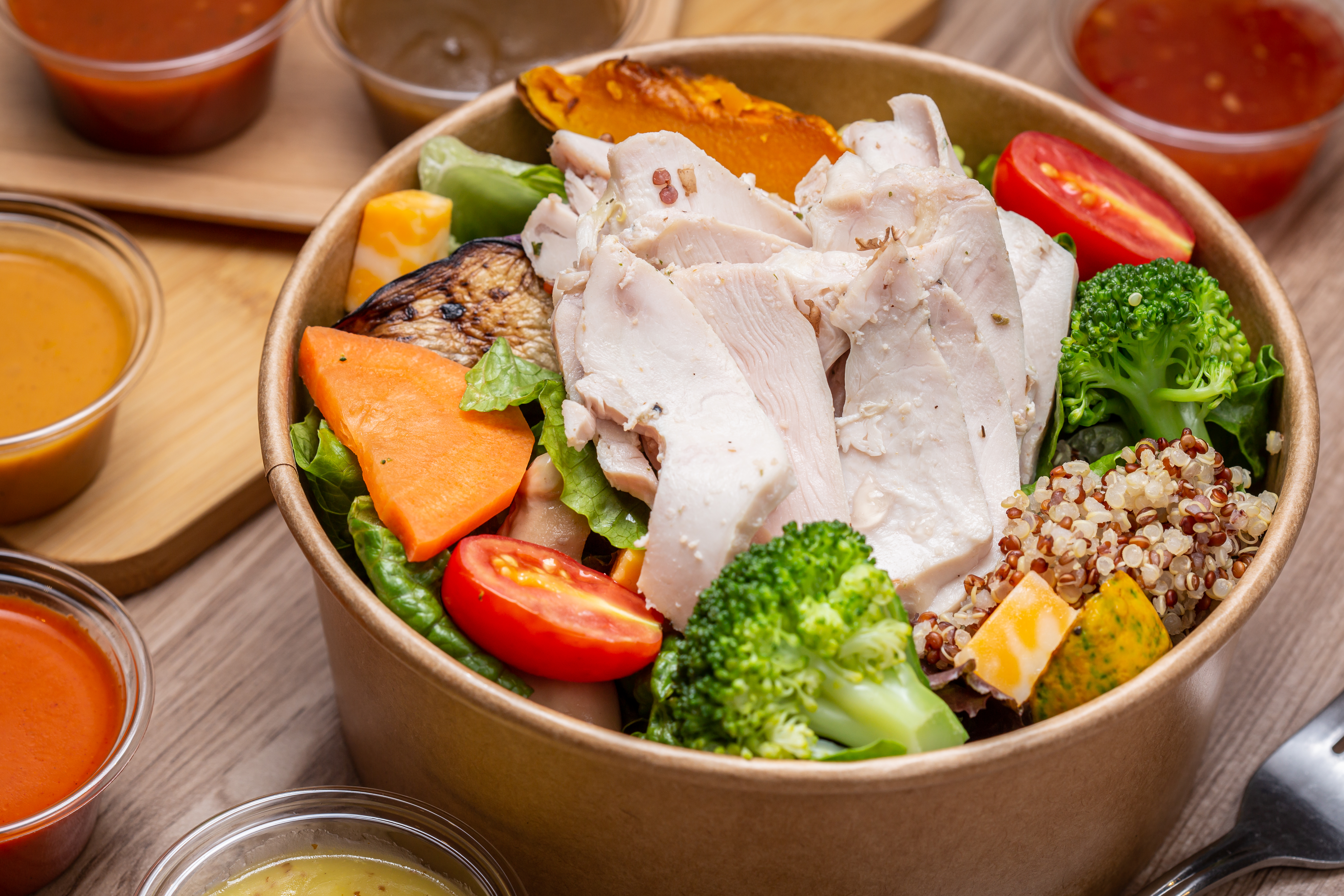 「一日樂食」主打少油、少鹽、高蛋白的減脂健身餐，頗受女性上班族和健身族的歡迎。