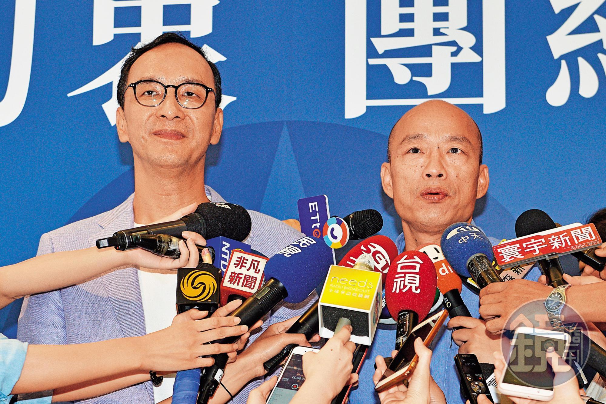 韓國瑜(右)在通過初選後,立刻登門拜訪朱立倫,願與朱組成金牌聯盟。