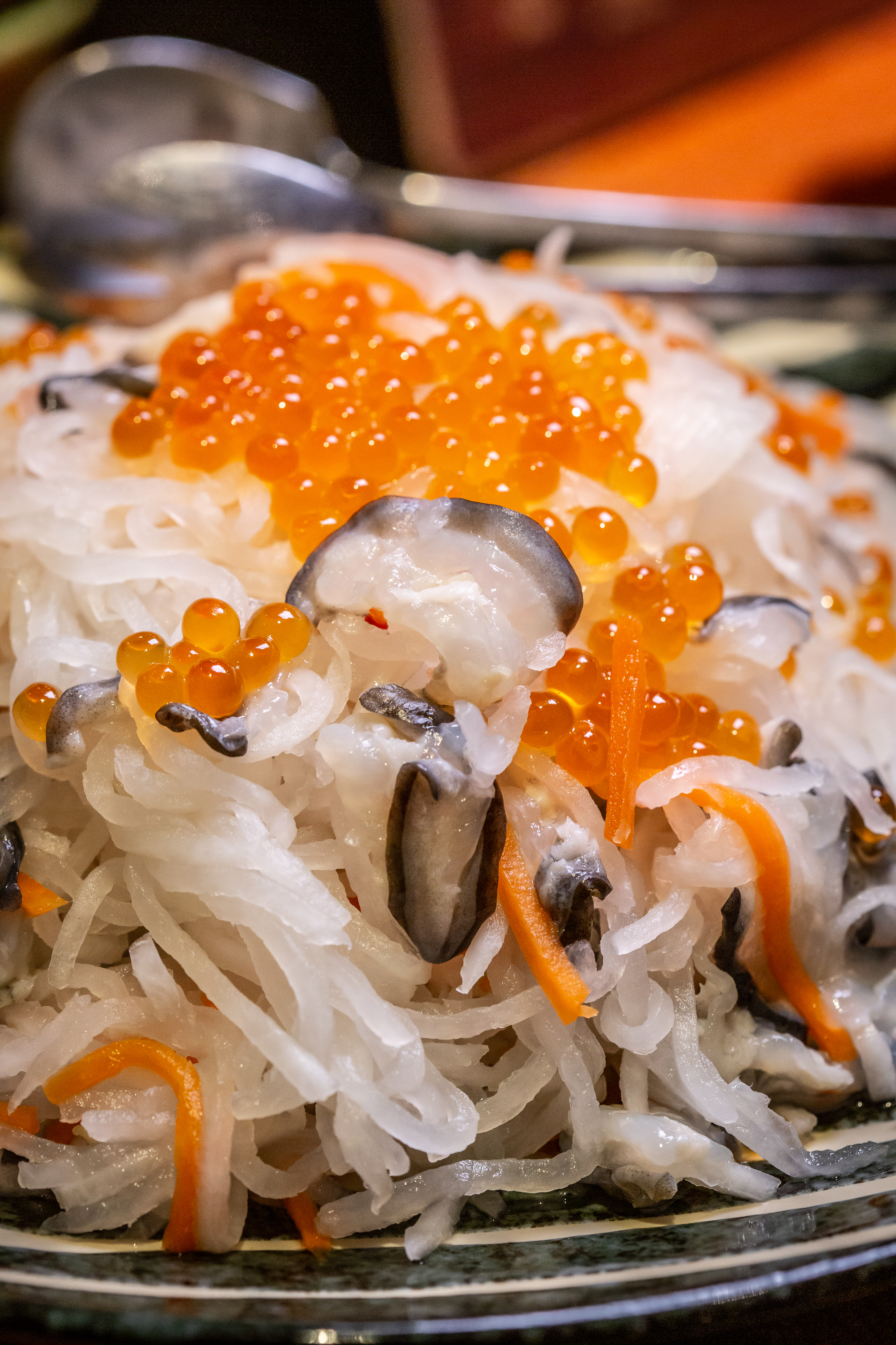 鮭魚鼻軟骨口感Q，風味較淡。