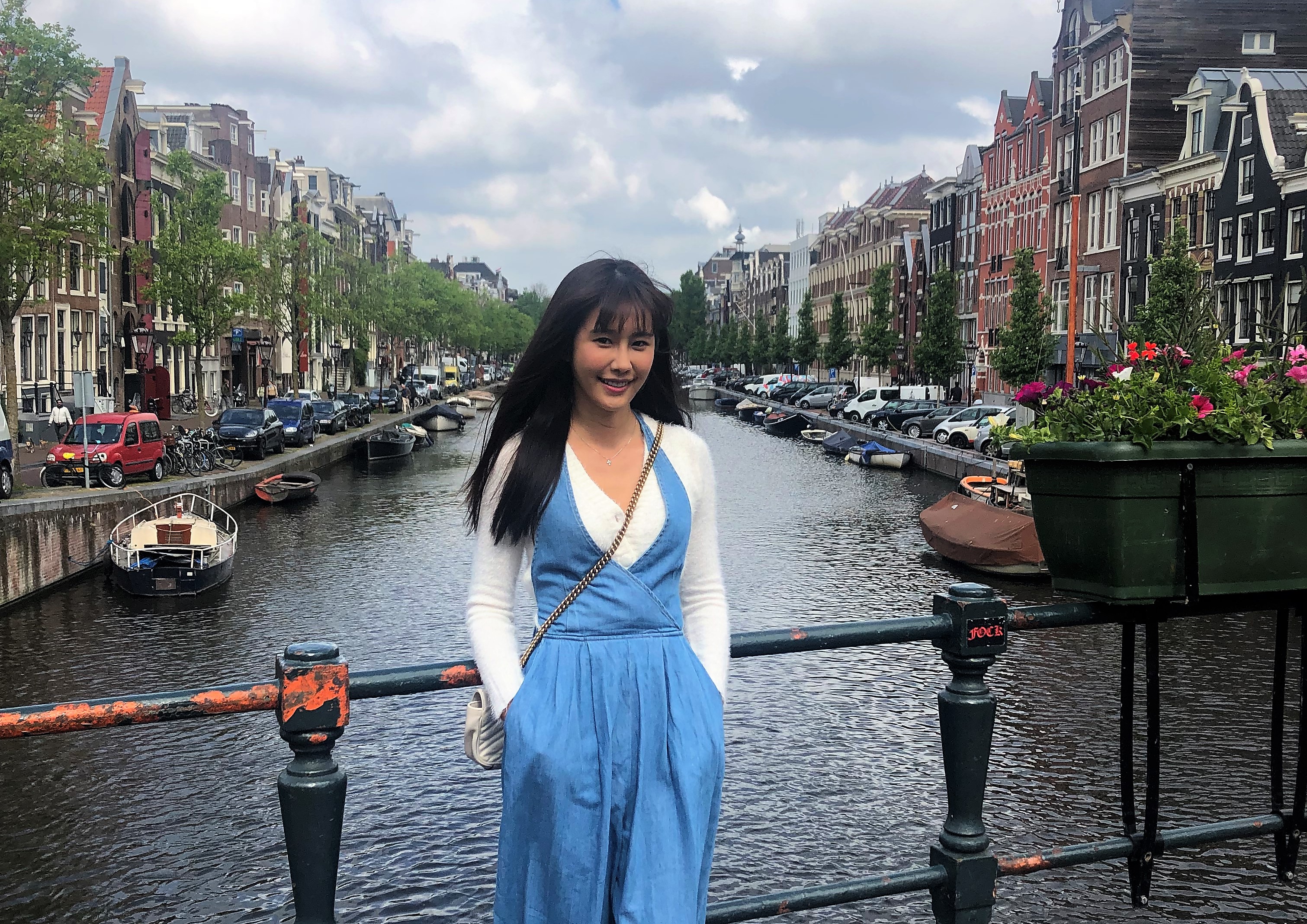 黃心娣結束電影《82號古宅》後，抽空赴歐旅遊。（圖／周子娛樂提供）