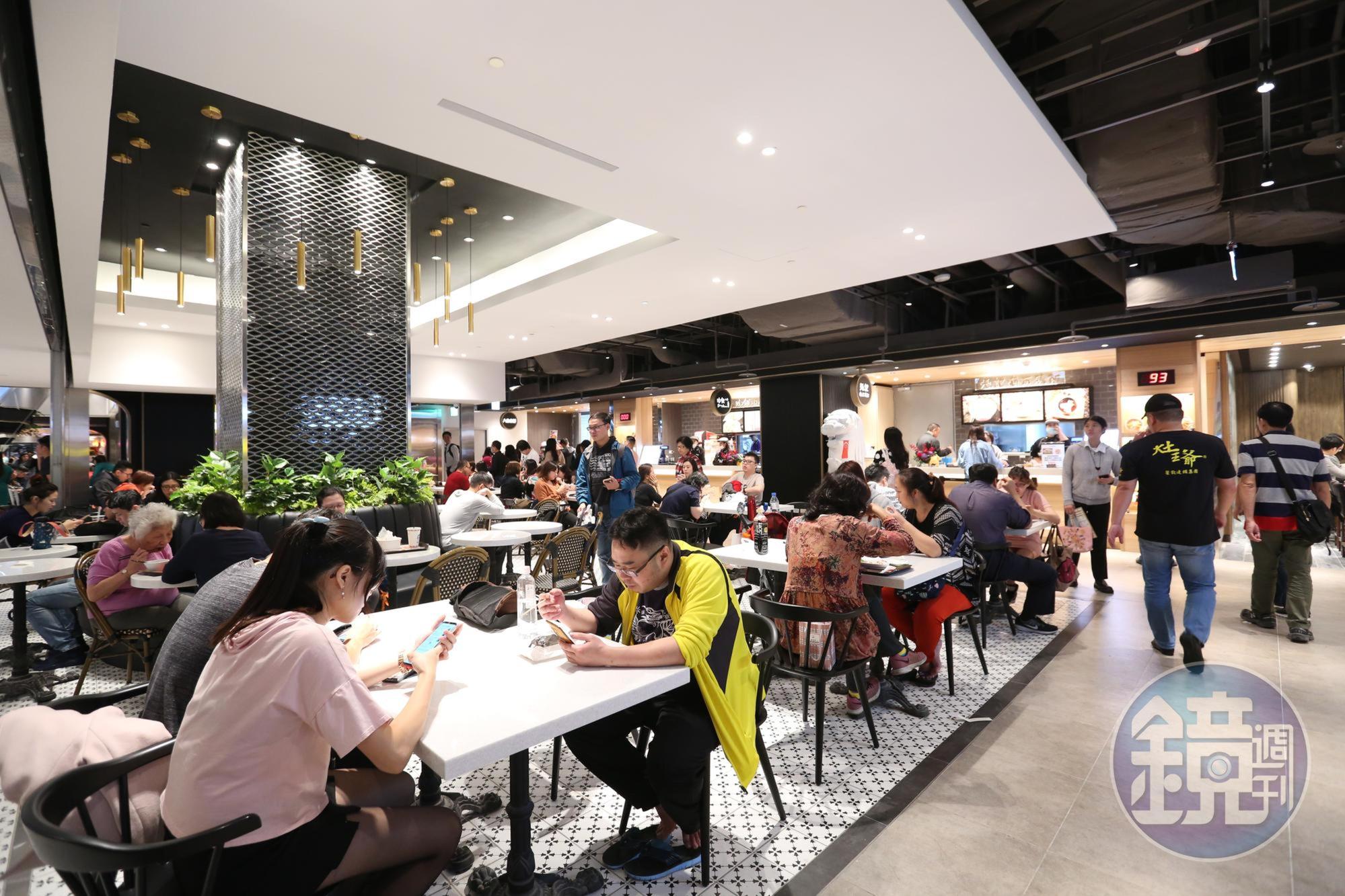 微風南山主打餐飲比例超過45％，在暑假還推出百貨少有的餐飲回饋。