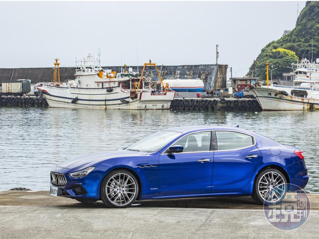 Ghibli GranSport修長洗鍊的車身造型構築迷人焦點。