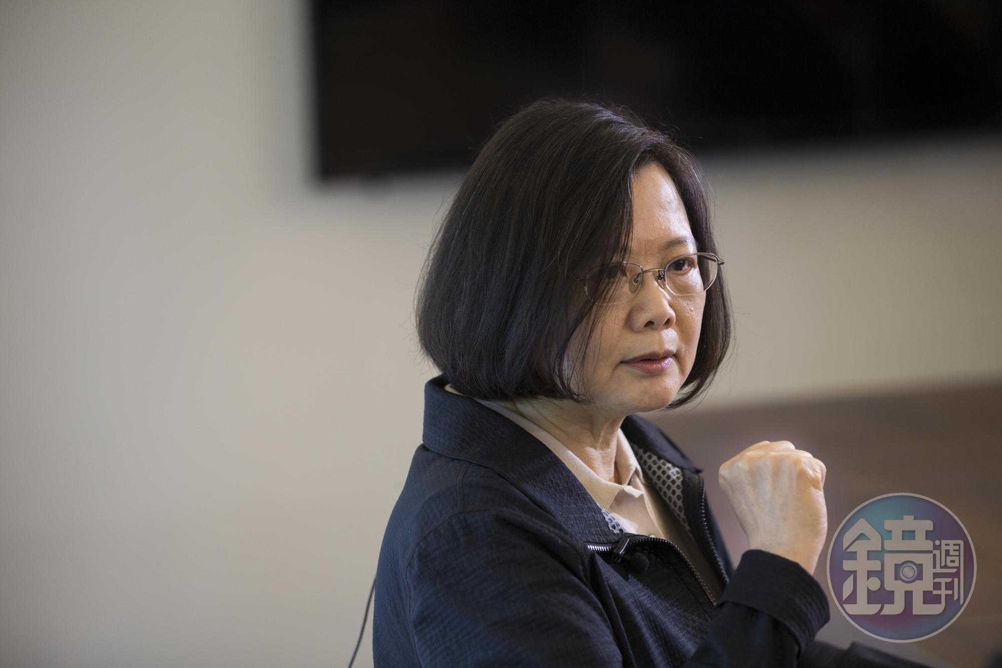 劉敬文表示，對蔡英文執政的不滿，獨派分裂自組政黨，以制衡民進黨。