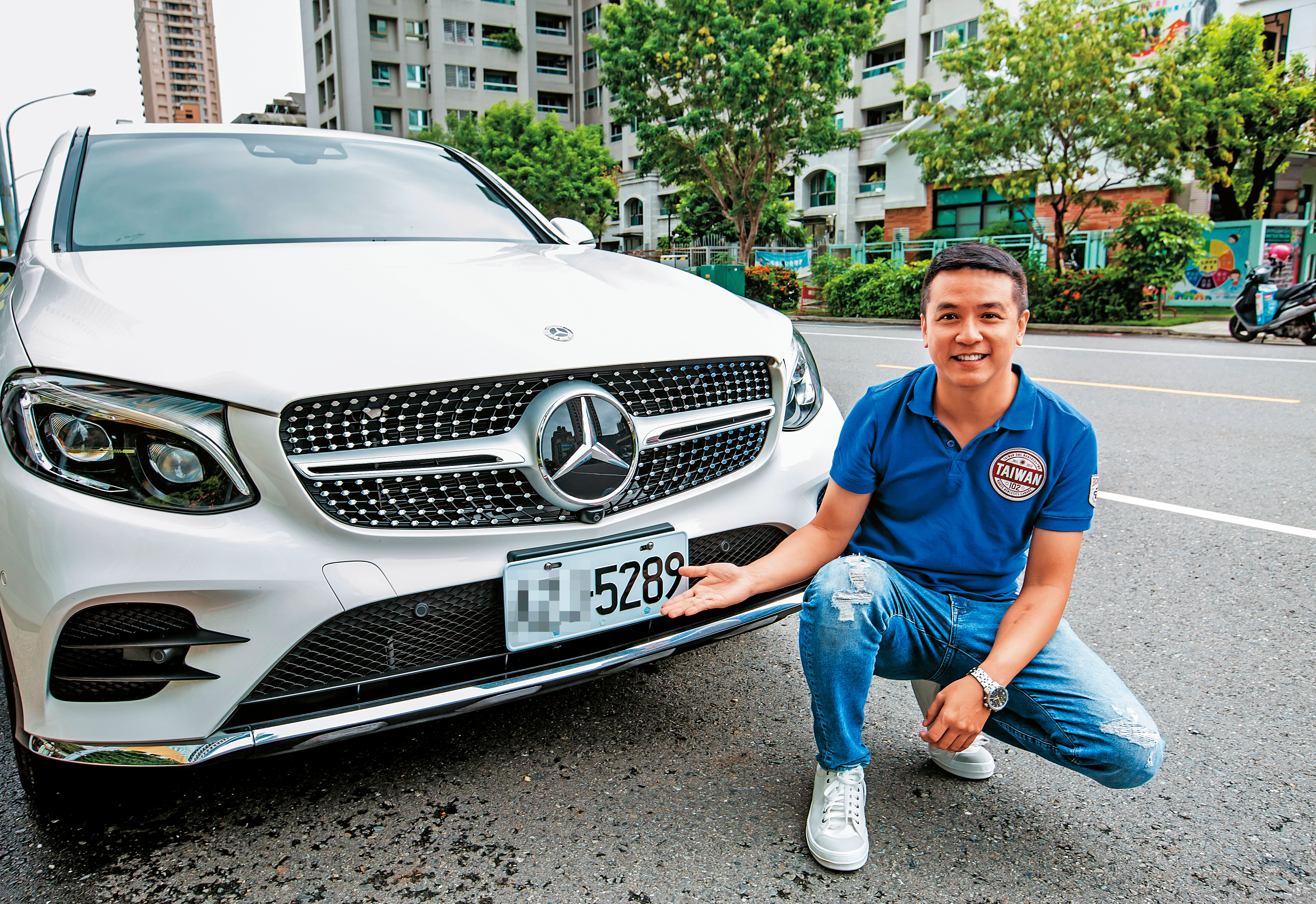 去年歐陽大買宜鼎狂賺千萬元，買了台賓士車做紀念，車牌號碼還選了宜鼎的股票代號。