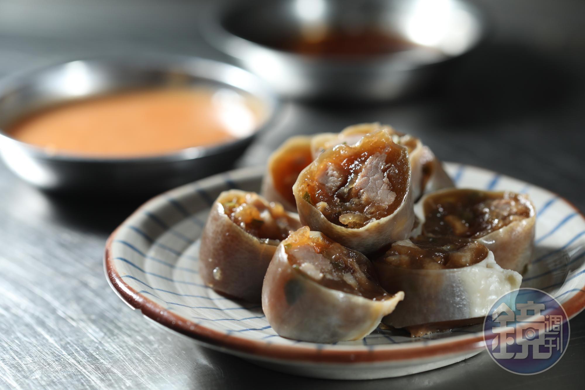 「正雄小吃部」的Q滑粉腸是佛心銅板價。(右,30元/份)