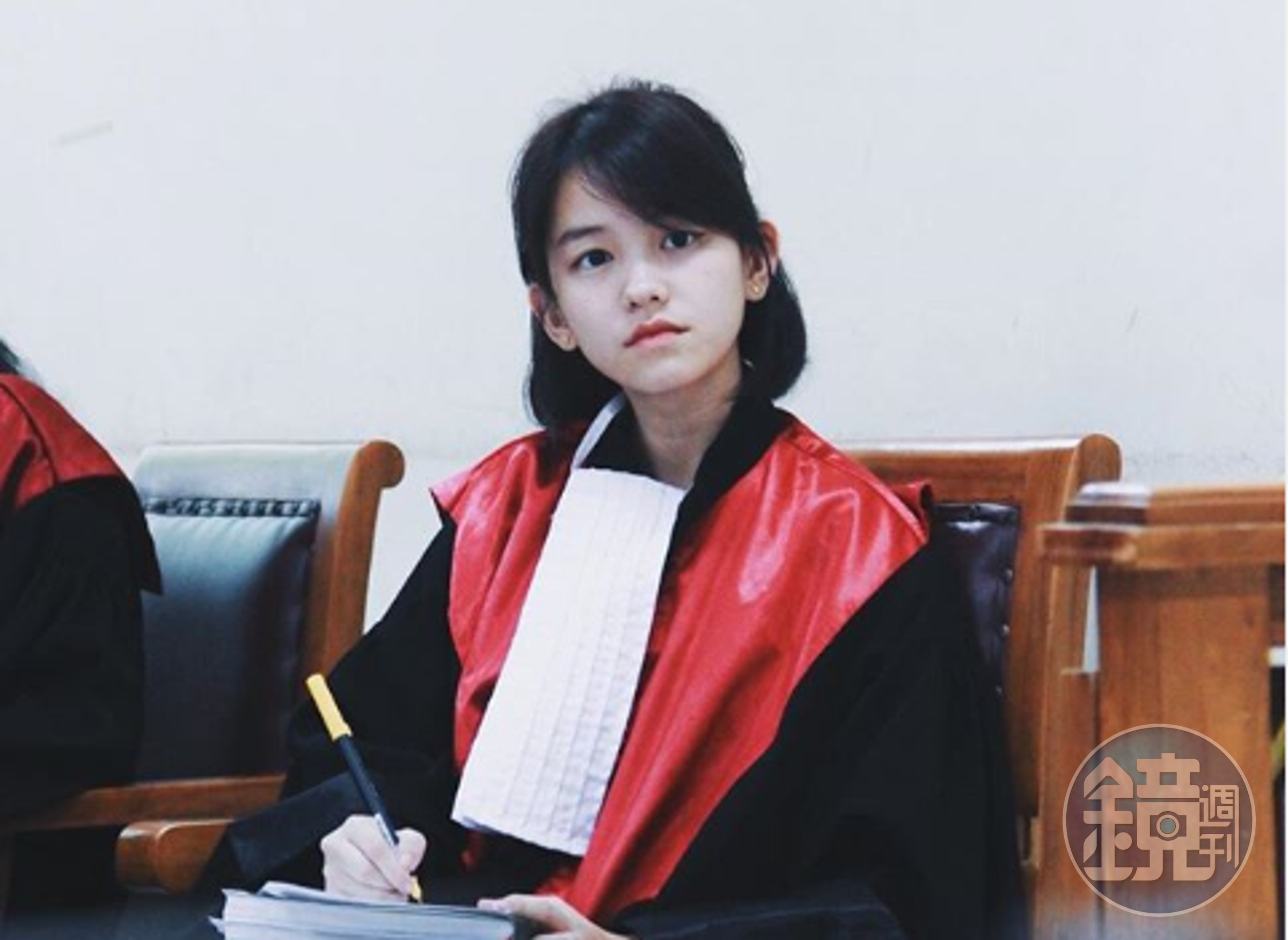 Leanna Leonardo去年在社群媒體曬校內實習法庭的照片，最近在網路上爆紅。（翻攝Instagram）