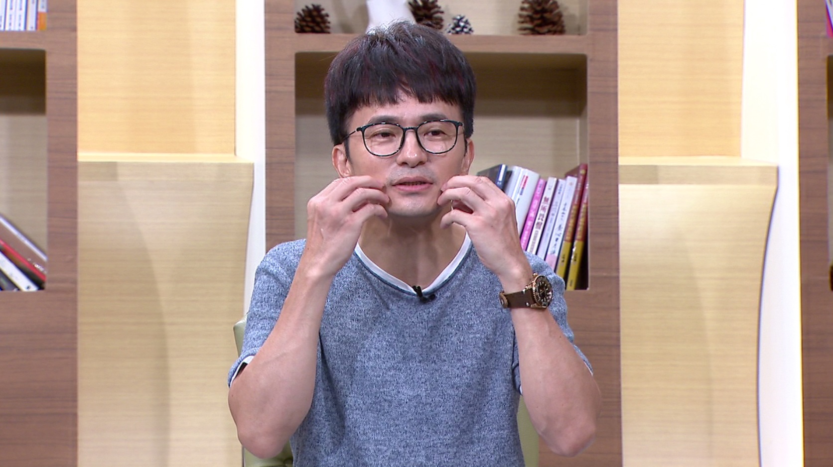 唐從聖（從從）日前登上年代新聞《聚焦2.0》分享照護失智雙親的心路歷程。（年代提供）