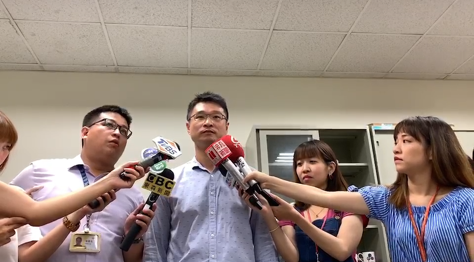 刑事局指出，已請顏到案說明，將案件函送高雄地院簡易庭裁處。