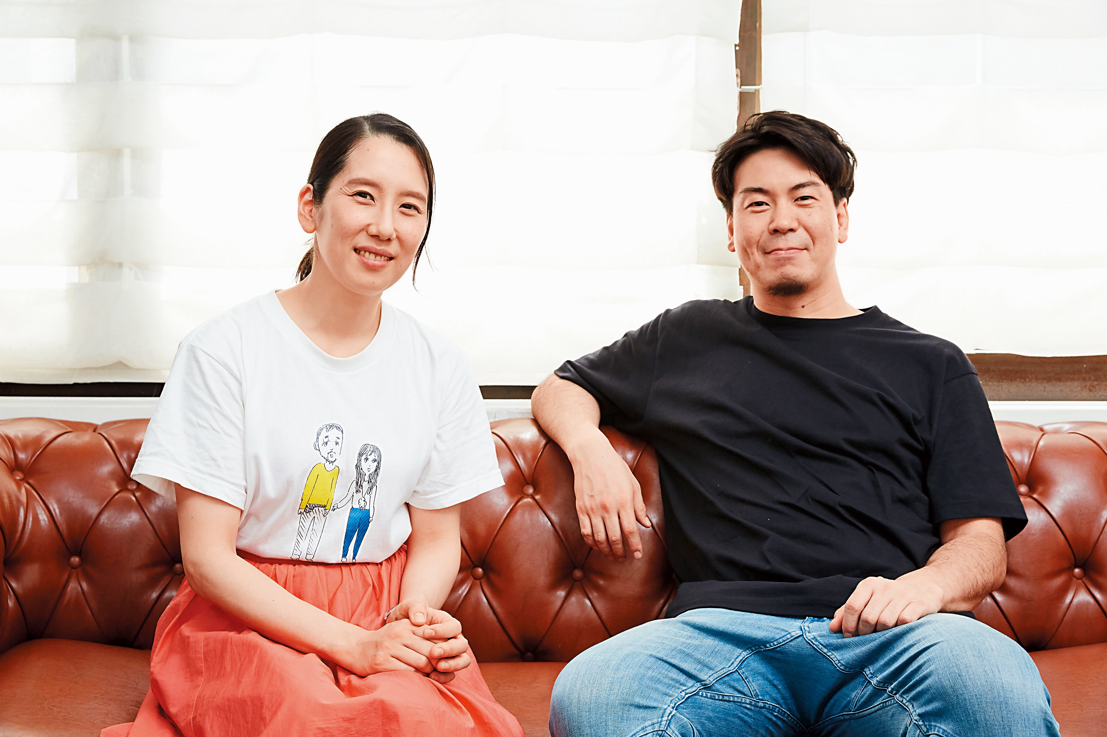 《海角上的兄妹》導演片山慎三（右）與女主角和田光沙（左）。