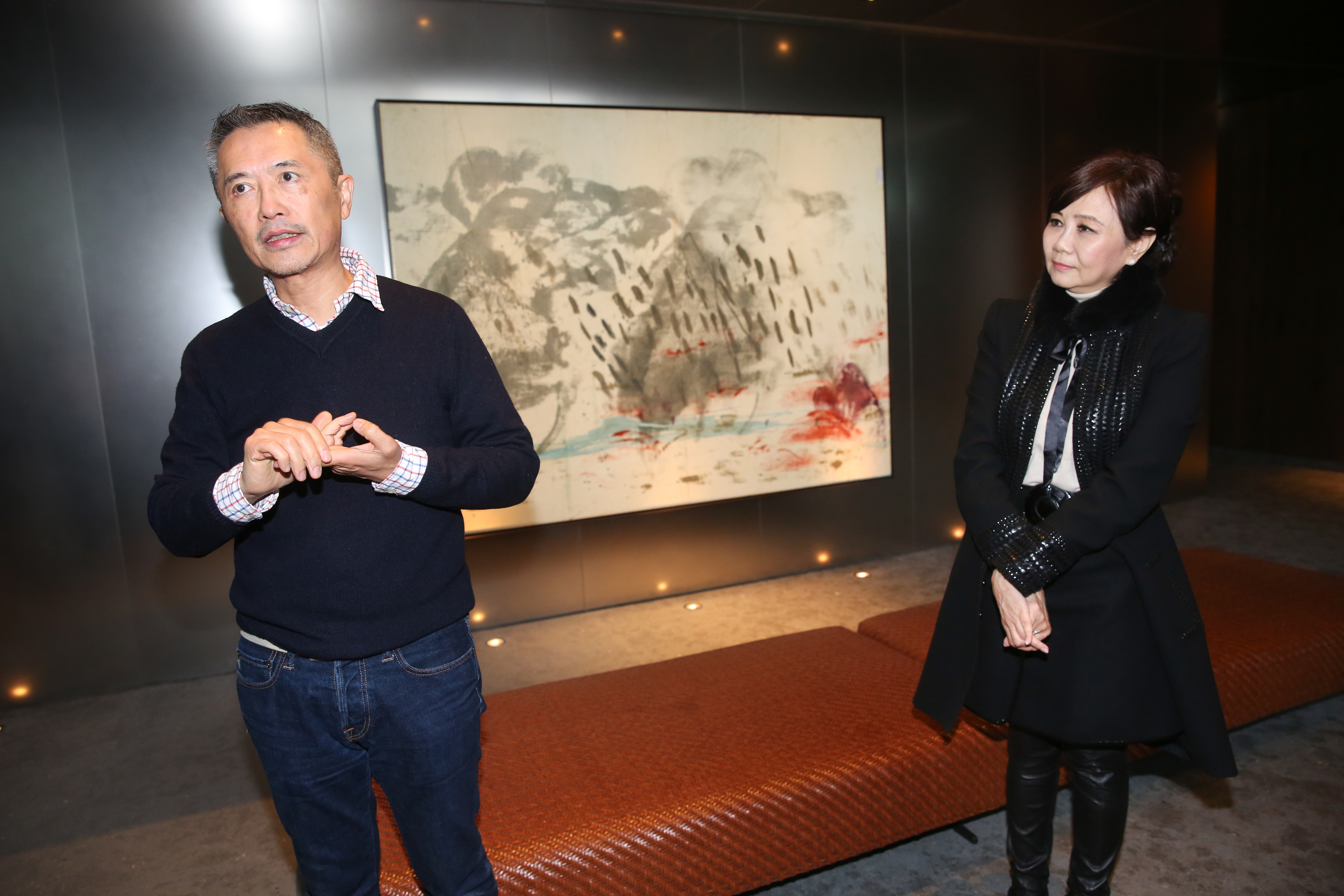 由鉅室內設計由曾打造誠品書店的陳瑞憲（左）規劃，林嘉琪（右）也很放權給設計師發揮。