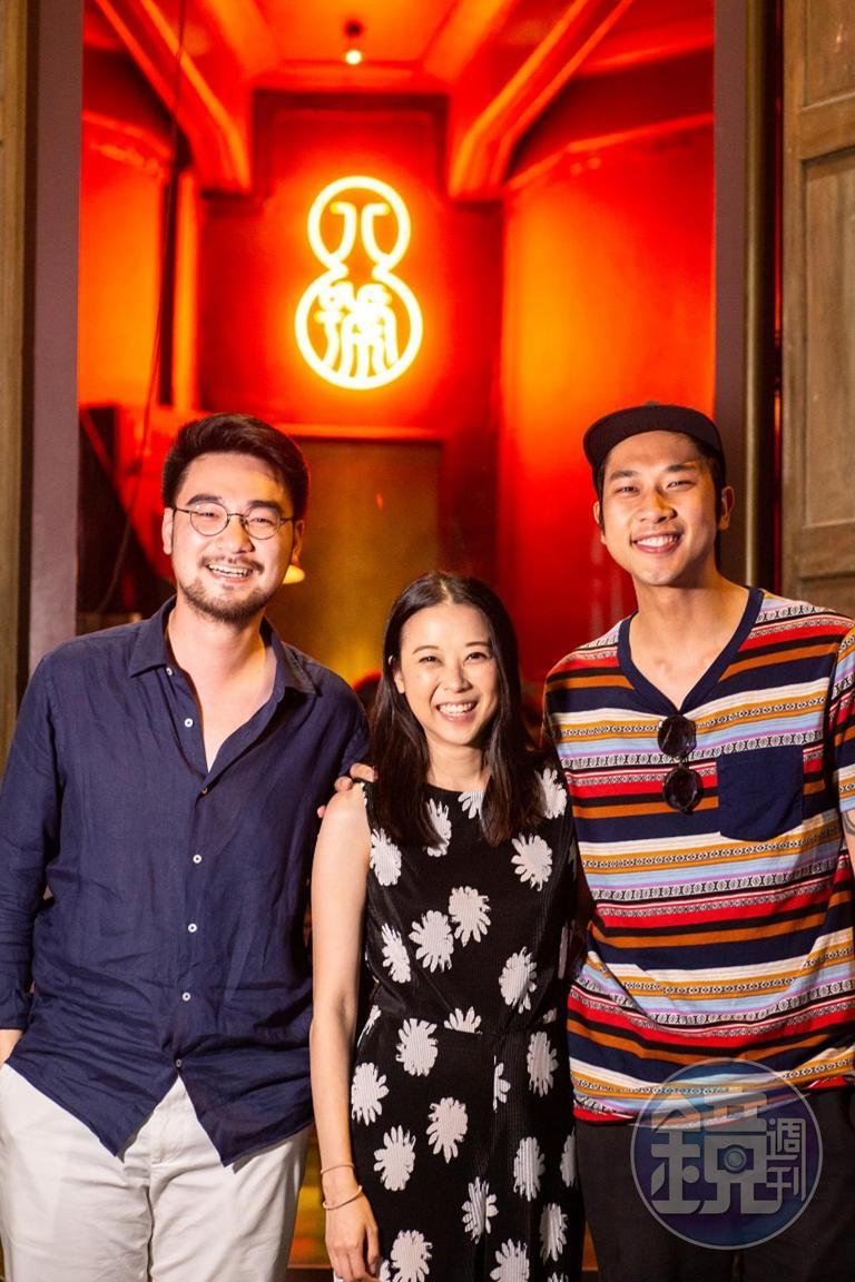 店主Top、Bua和Note，與另外三名夥伴一起開了這間酒吧。