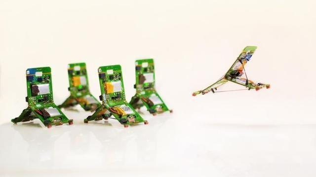 圖丨Tribot 由多種傳統的電子零部件折疊組裝而成。