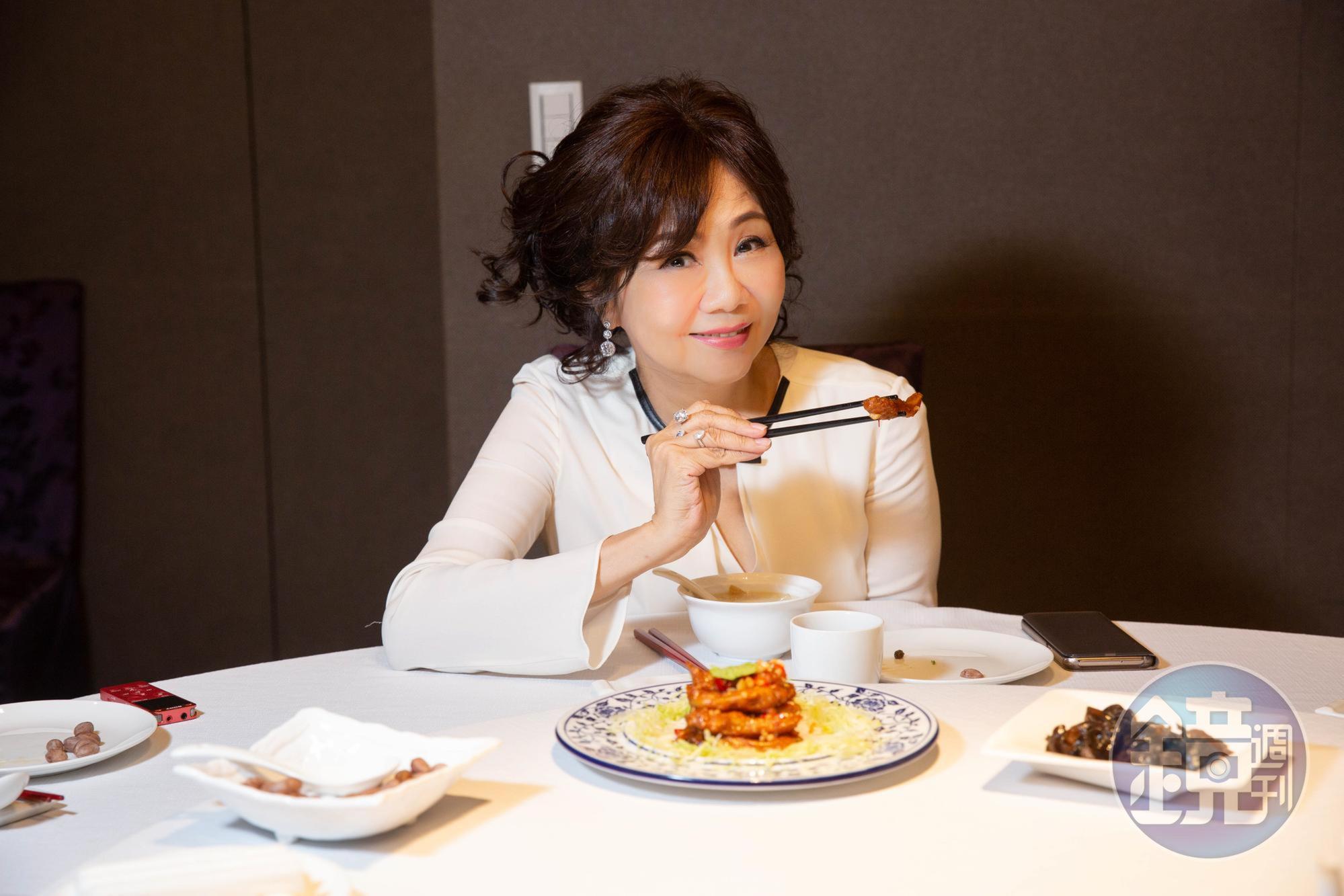 由鉅建設董事長林嘉琪若要請客人吃飯,都會到台中最受歡迎粵菜餐廳金悅軒。