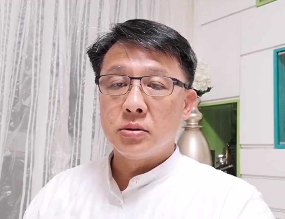 何君堯臉書直播澄清自己不是元朗衝突的主使者。（翻攝自何君堯臉書直播）