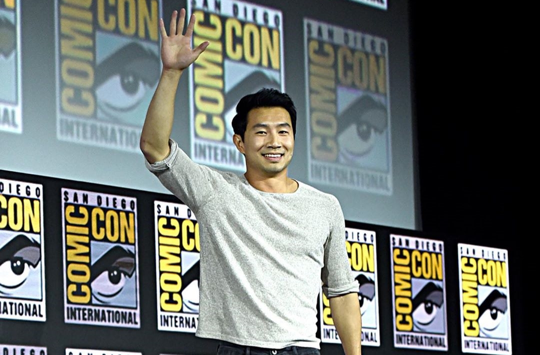 劉思慕成為漫威首位華裔英雄「上氣」，他從小在多倫多長大，中文流利，但仍有網友笑他將漫「威」唸成漫「危」。（Marvel Studios IG）