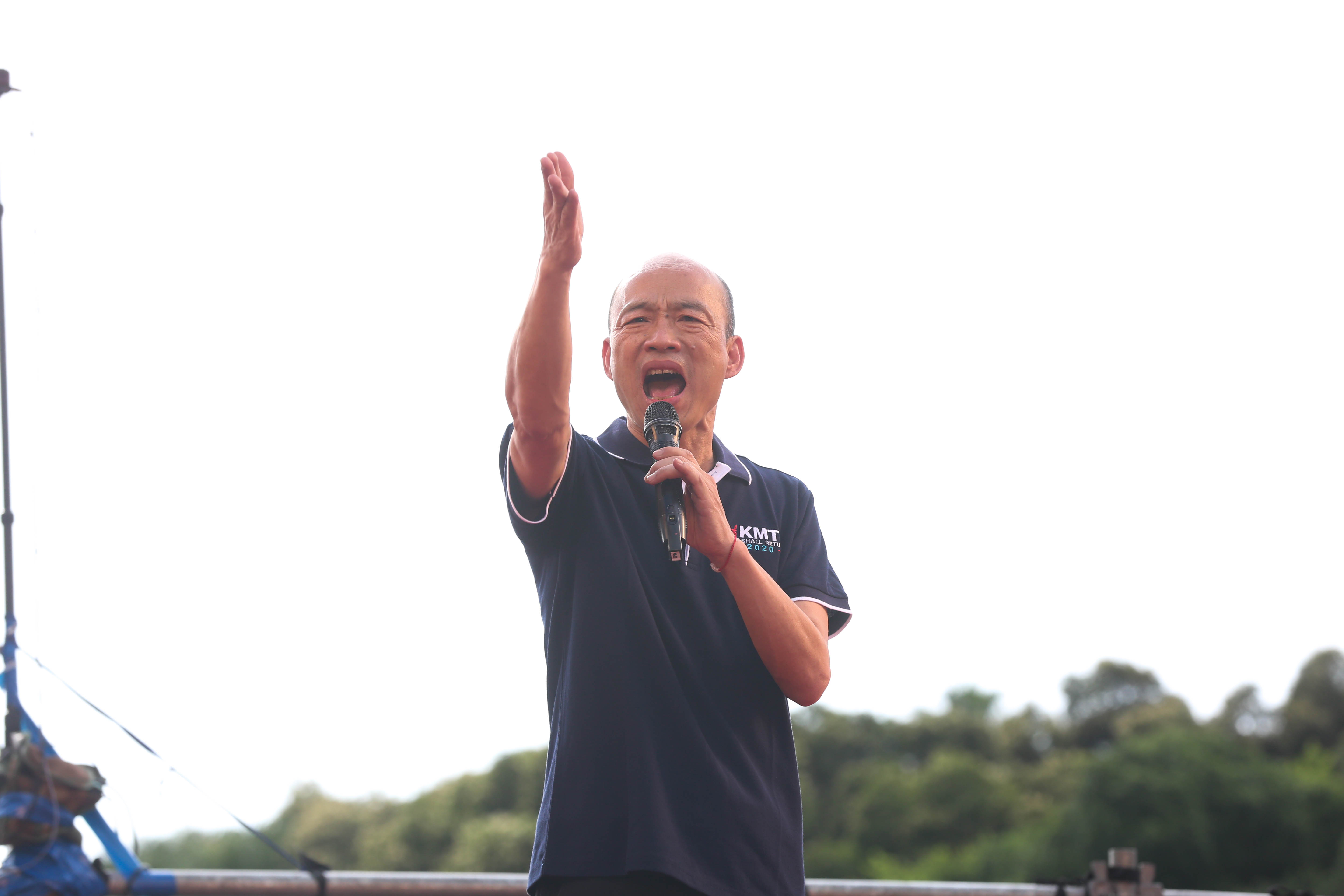 高雄淹水被批反應慢，高雄市長韓國瑜對中央開砲。