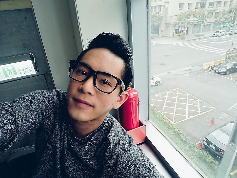 Junior韓宜邦近年迷上玩攝影，經常捉弄同劇藝人。（翻攝自韓宜邦臉書）