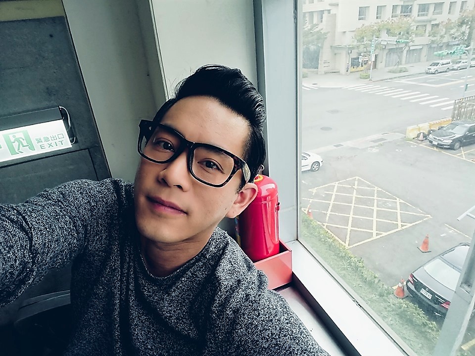 Junior韓宜邦近年迷上玩攝影，經常捉弄同劇藝人。（翻攝自韓宜邦臉書）