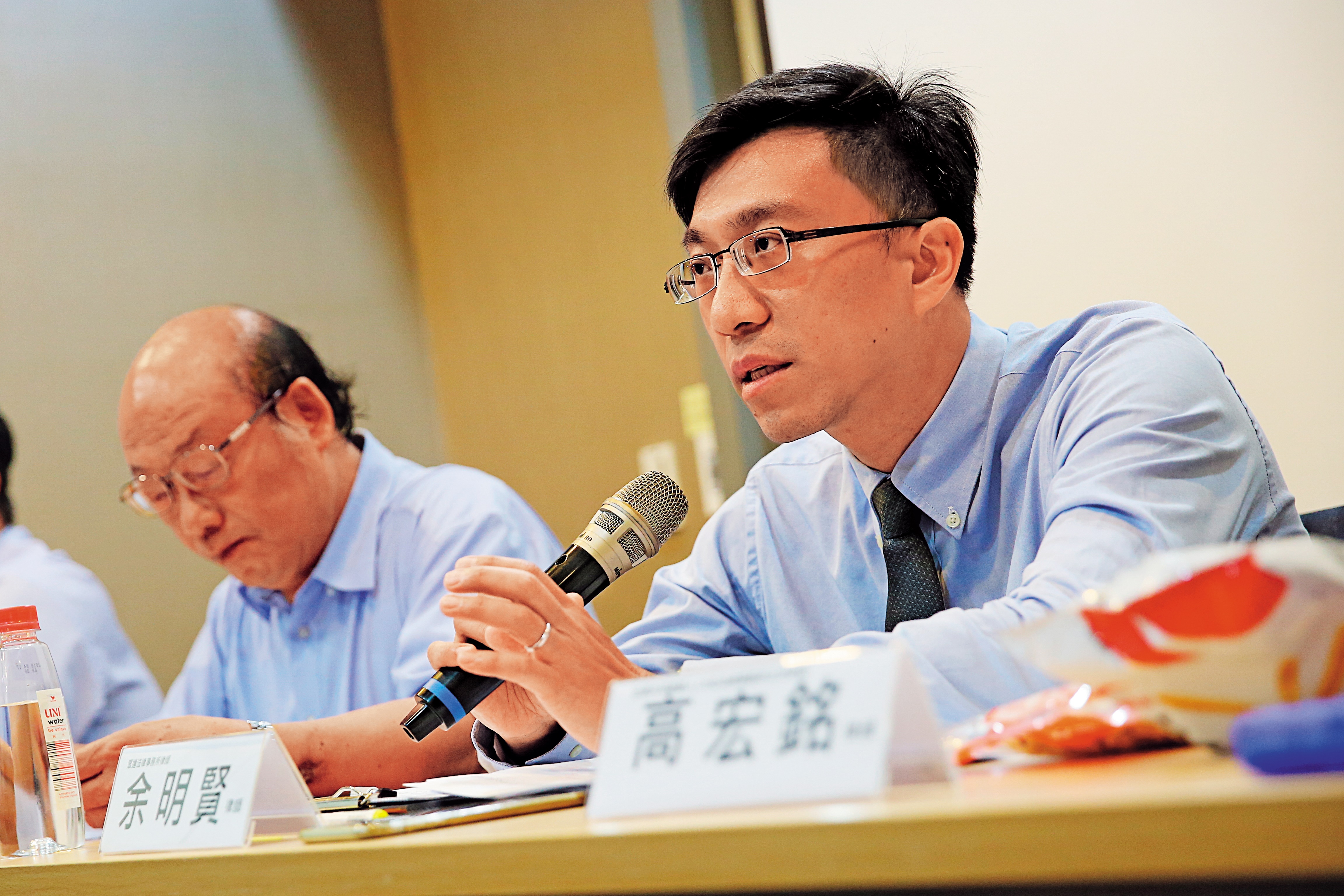頂新油品案律師余明賢(右)列舉4大爭點提出上訴。