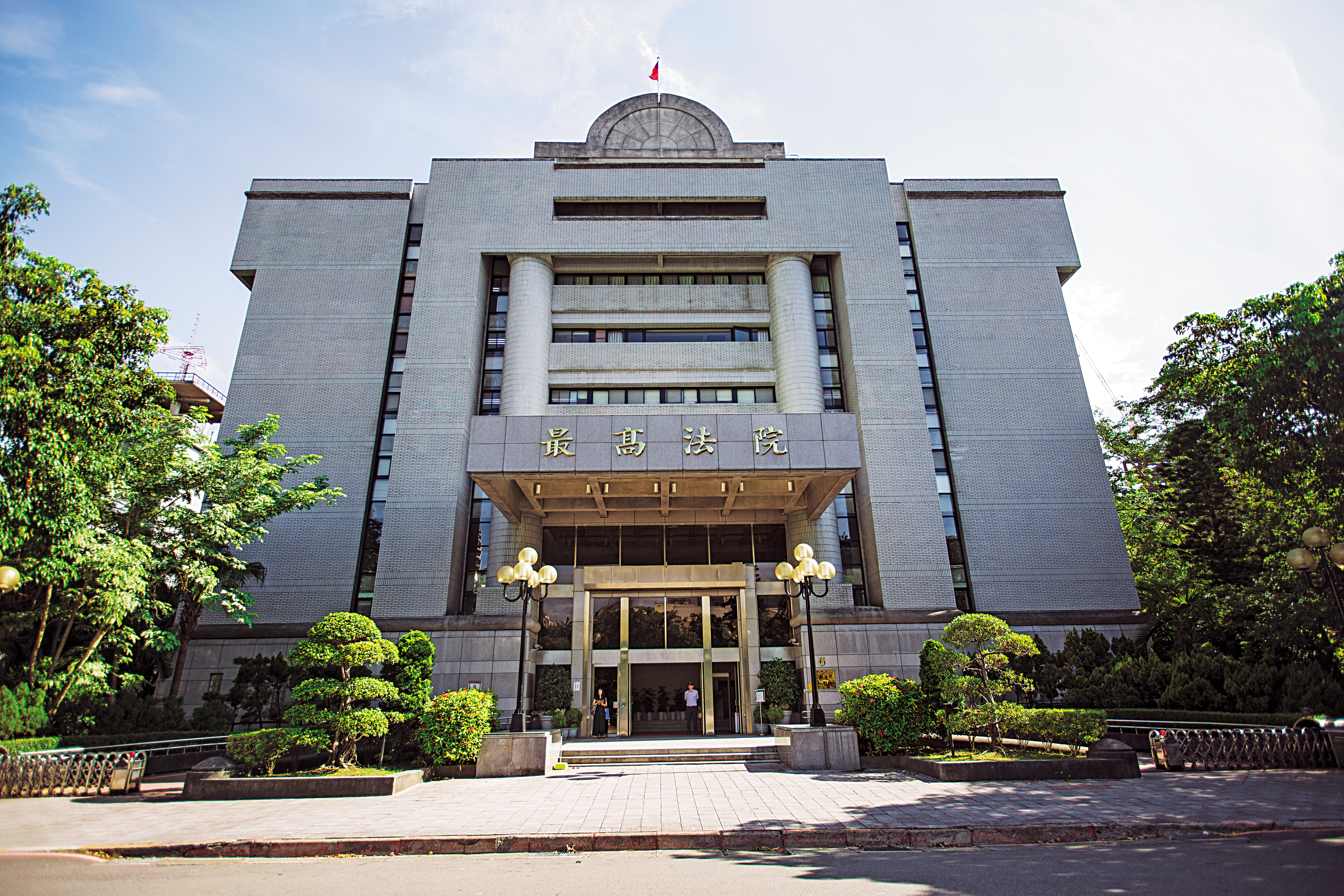 最高法院審理油品案,頂新案預計8月底前判決。