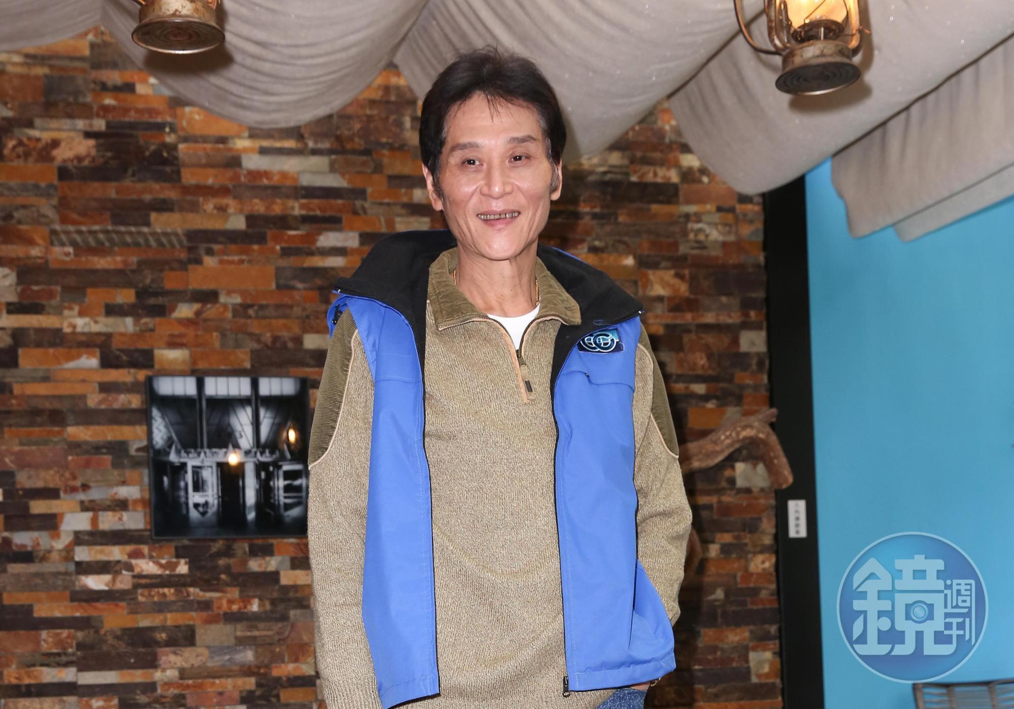 喜翔曾與狄鶯胞姊狄玫未婚生子,兒子目前在美國擔任醫師,年薪高達585萬。
