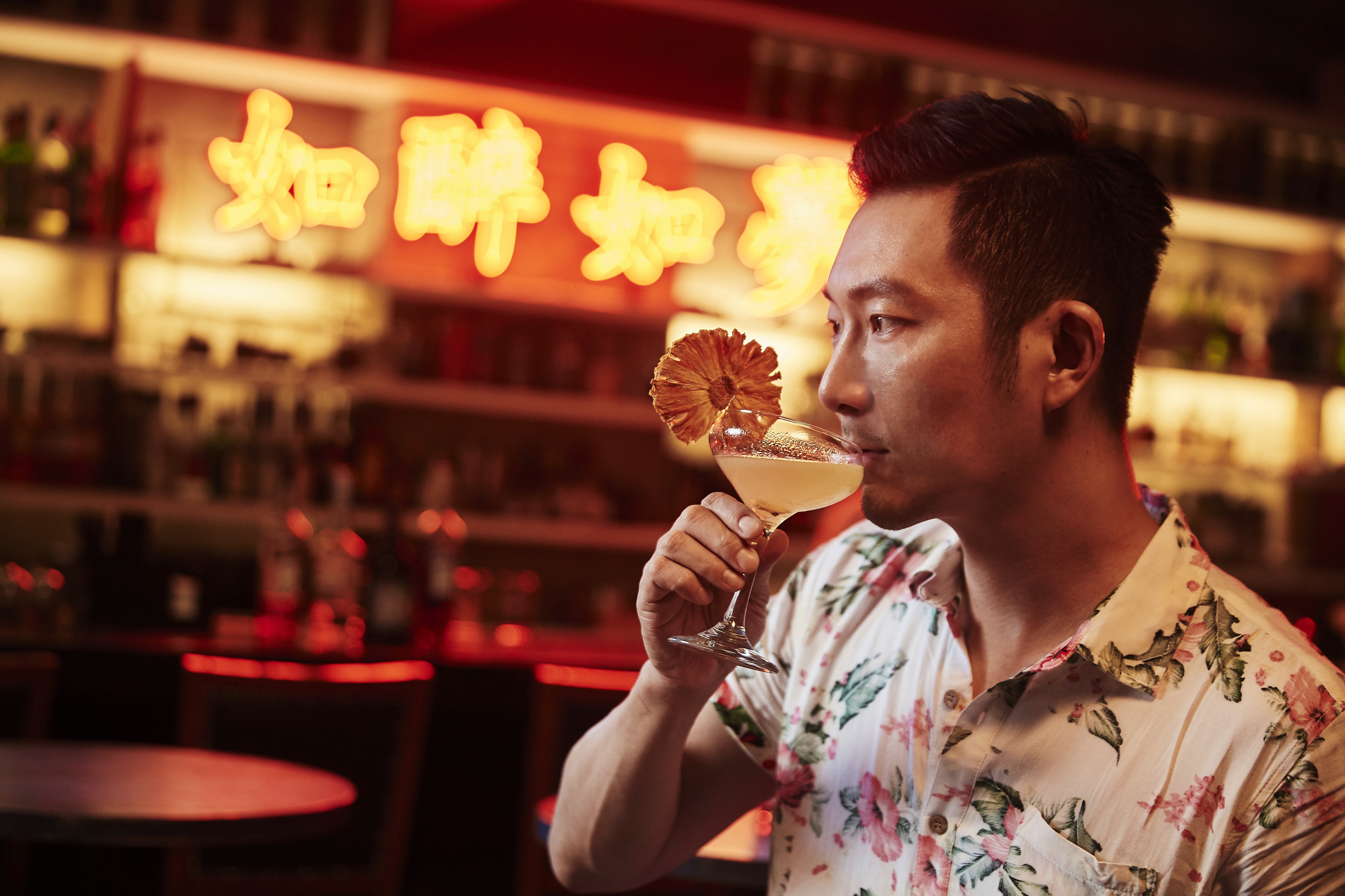 「梵谷向日葵」以鳳梨的酸甜中和伏特加的酒感。
