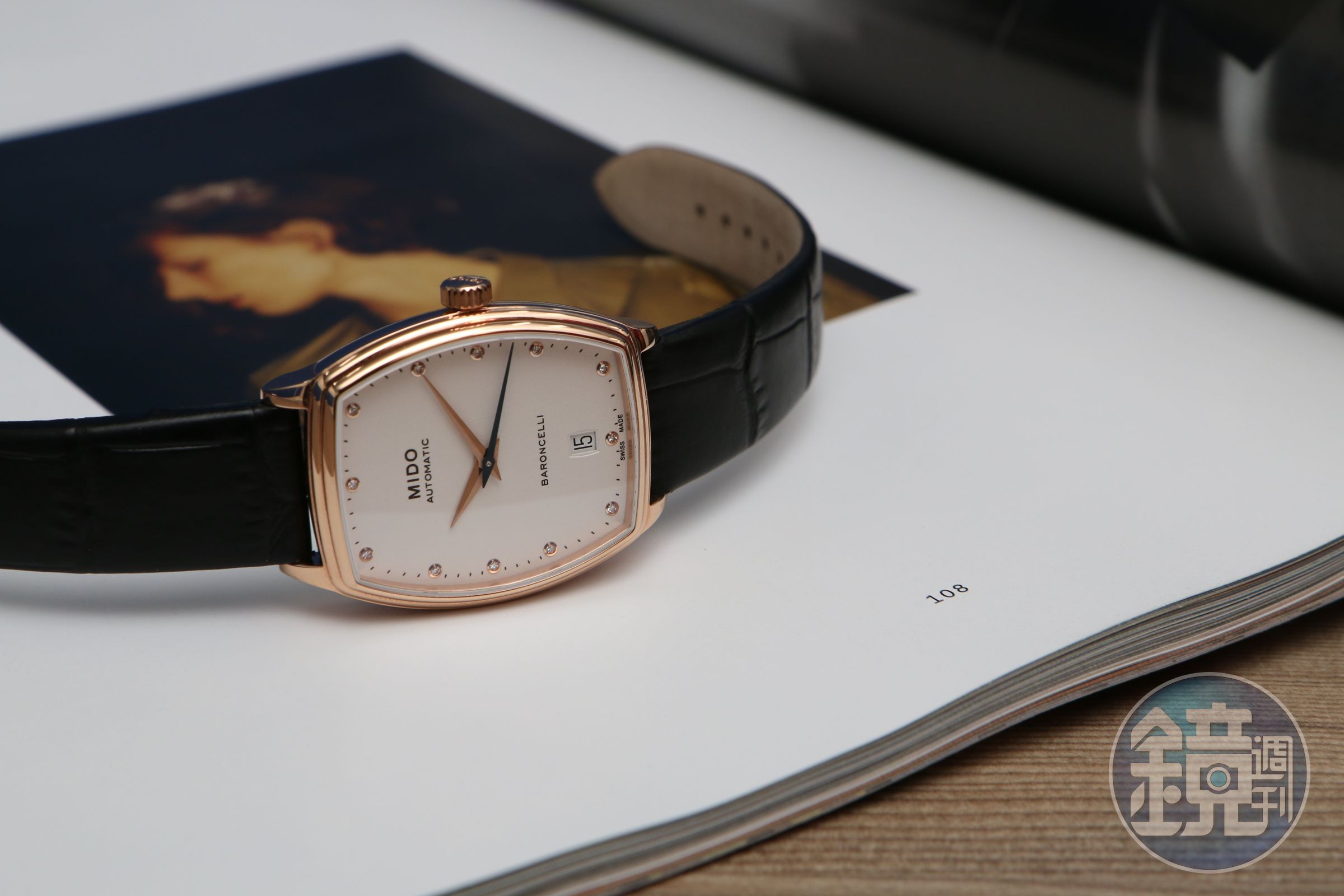 線條和細節都經過調整的Baroncelli Tonneau Lady，在比例上更加簡潔優雅。
