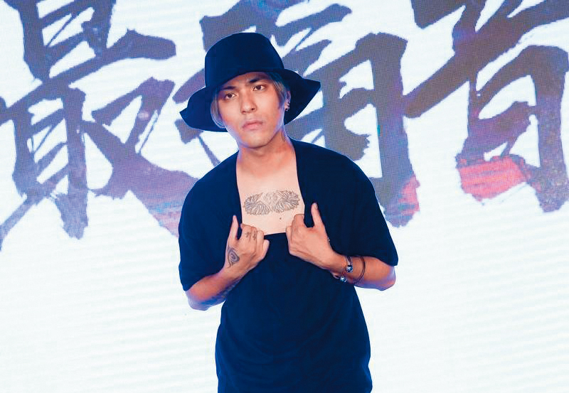 嘎嘎雖然仍在演藝圈中有一搭沒一搭地工作，但是多劈事件害慘他的MP魔幻力量發展。