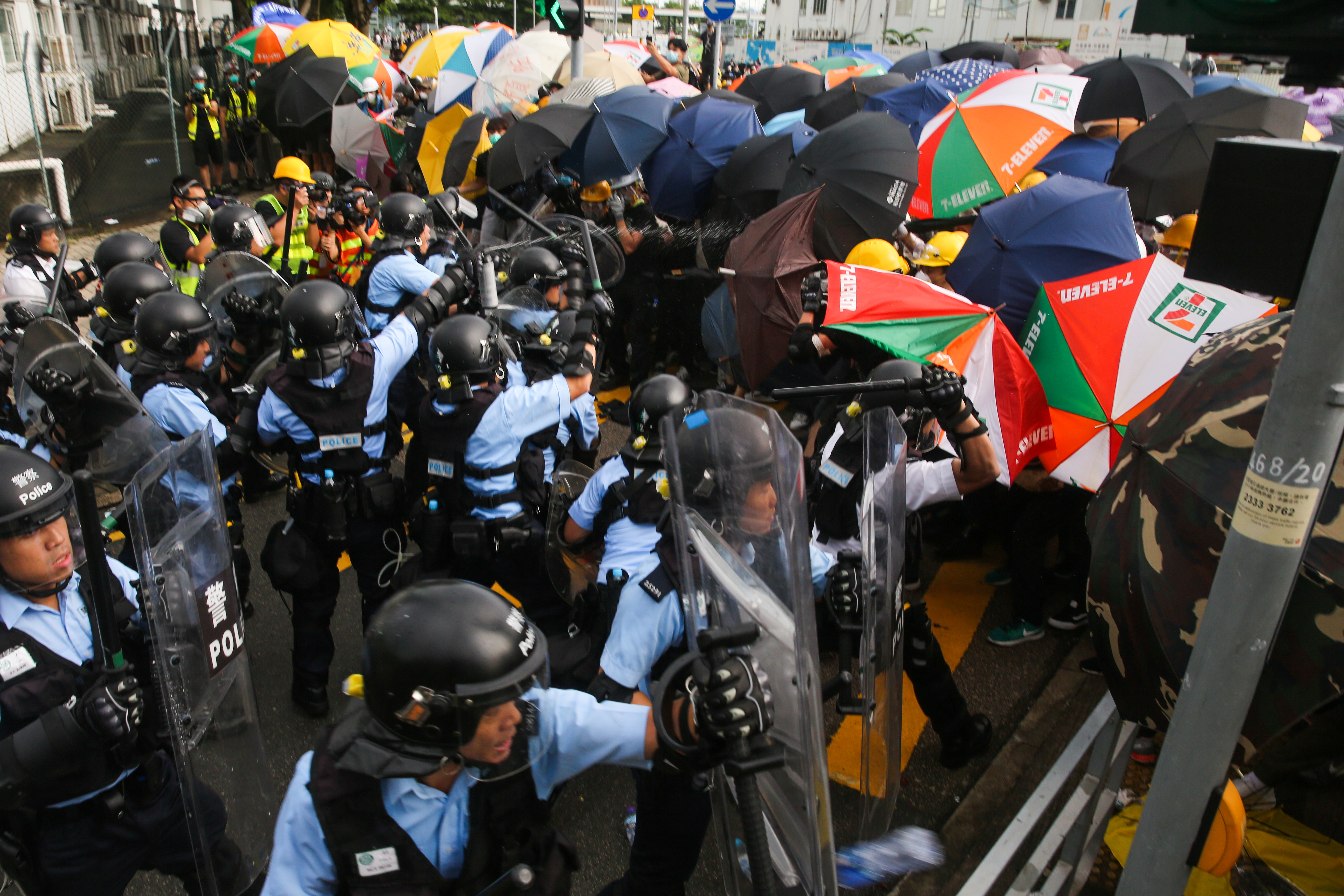 過去一個多月，反送中運動將港人的移民情緒推向高點。
