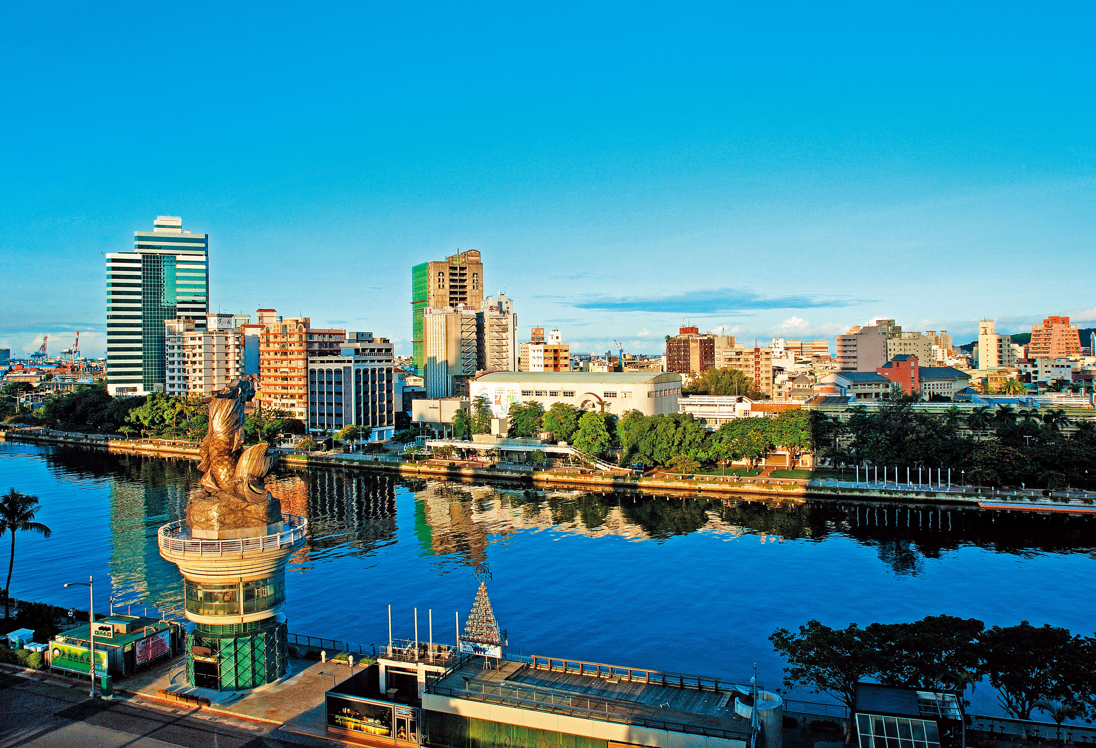 在愛河旁蓋愛情摩天輪不再是空談,韓國瑜將在8月兌現競選承諾。(東方IC)