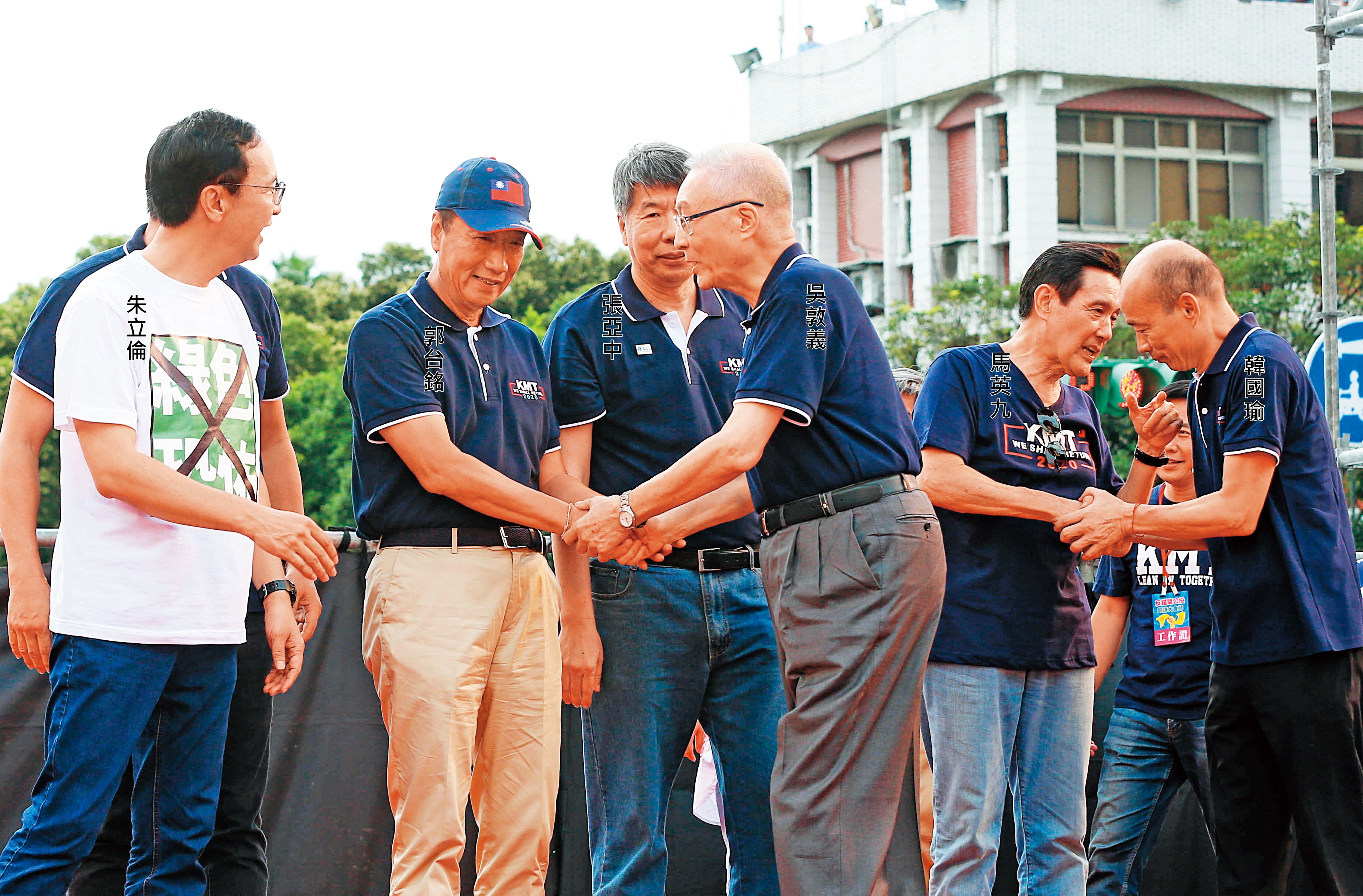 韓國瑜初選出線後，打算自行主導空戰，陸戰則交由黨中央，但如何整合山頭林立的藍營將是一大考驗。