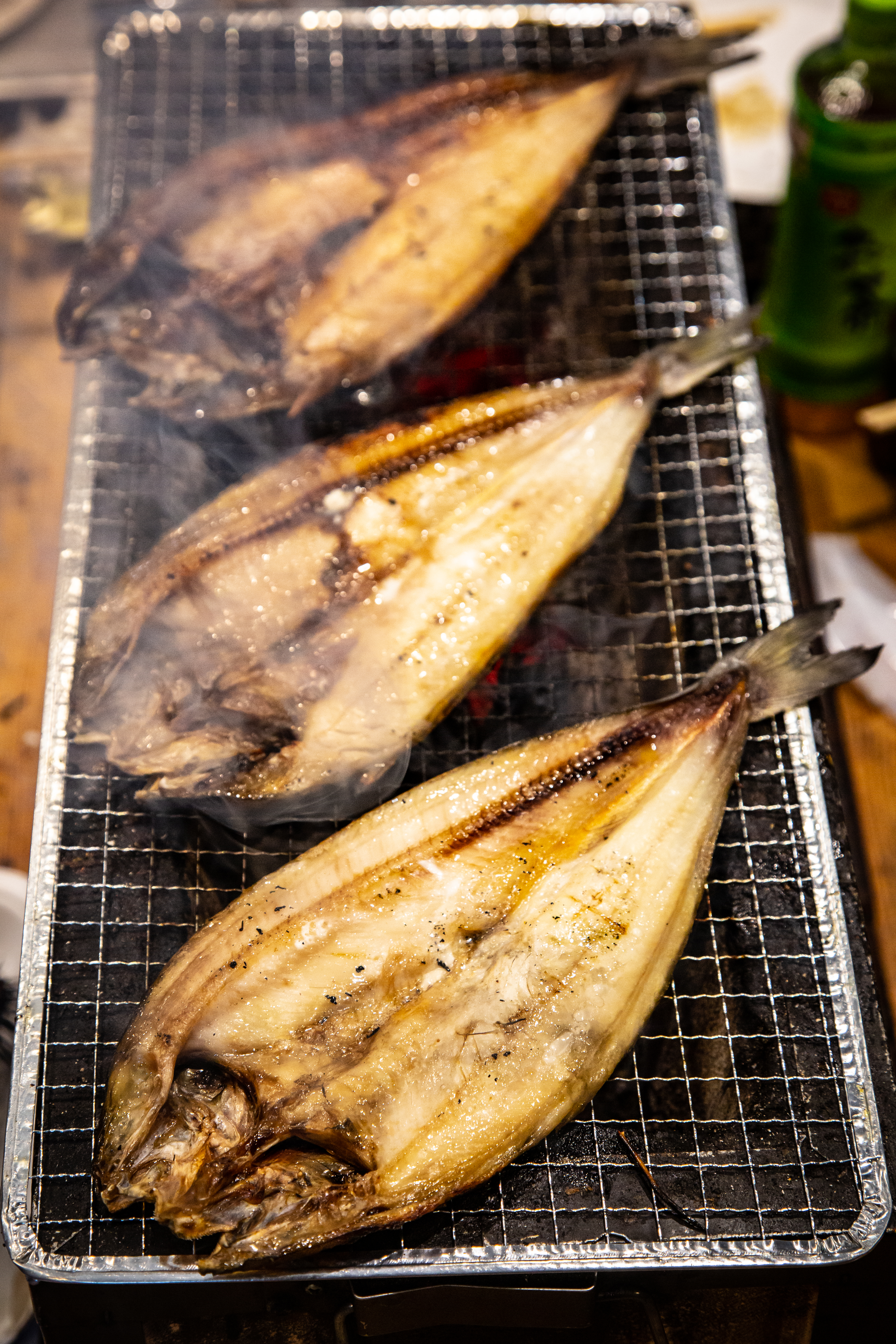 炭烤𩸽魚油香多汁，誘人食欲大開。
