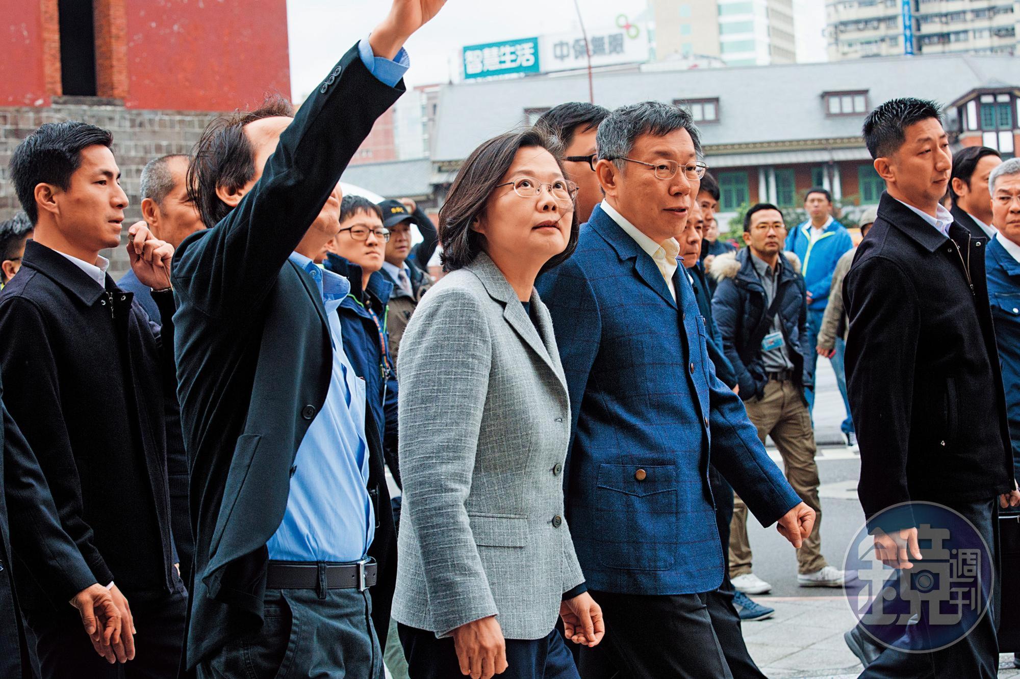 面對明年總統大選很可能是「三腳督」,韓國瑜評價柯文哲沒中心思想、蔡英文專打恐嚇牌。