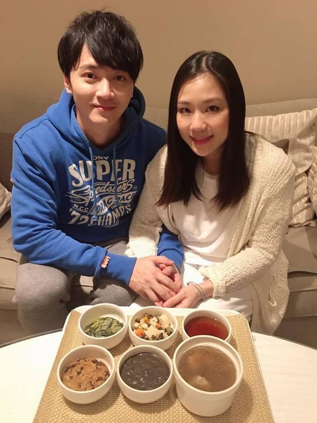 馬俊麟和老婆2016年結婚,老婆以吃便當的故事,指涉婚姻遭介入。(翻攝自馬俊麟臉書)
