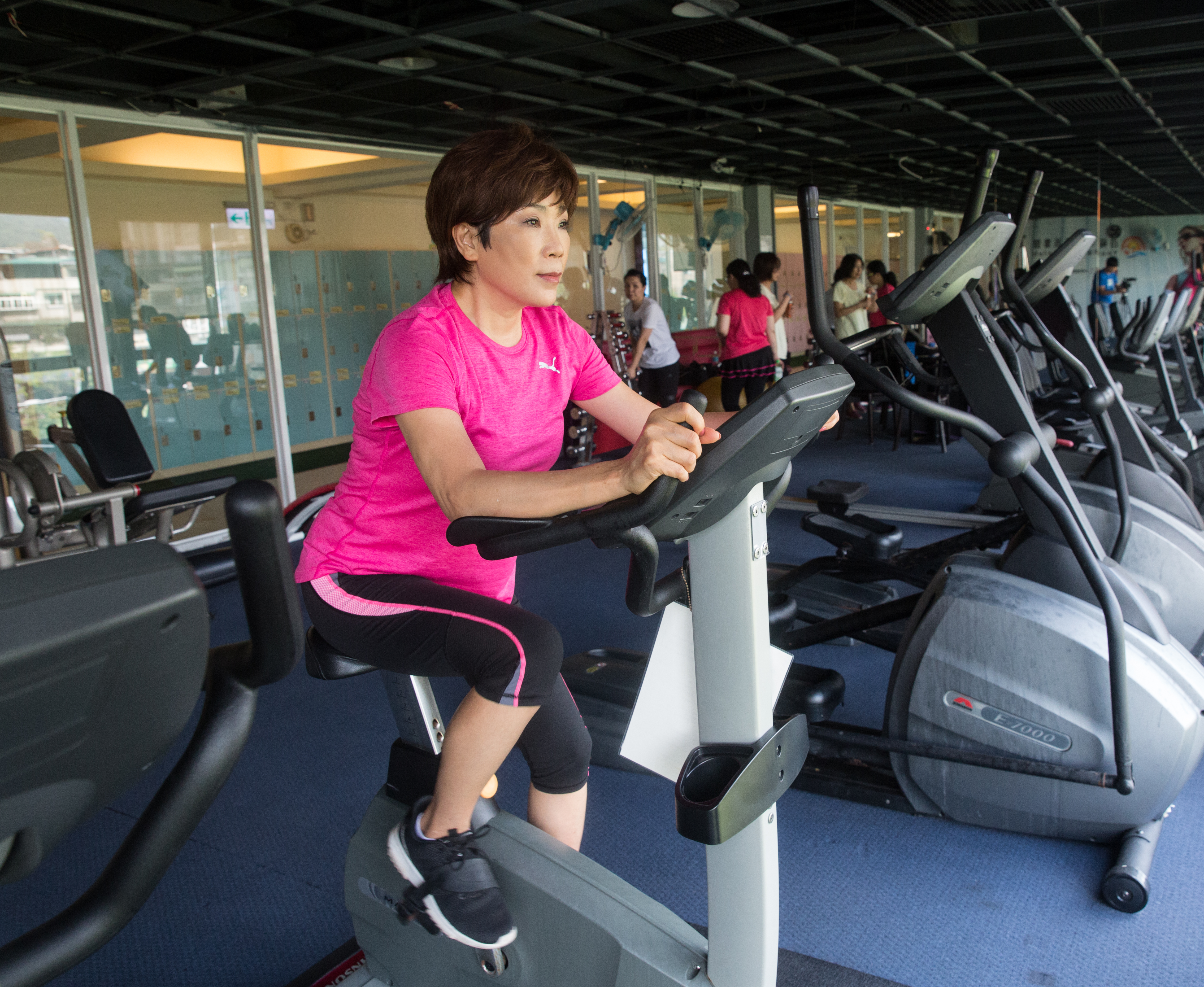 從小體育最好的林銀杏至今仍有運動習慣，幾乎一有空檔就上健身房。身材氣色都好的她，也成為自己事業的活招牌。