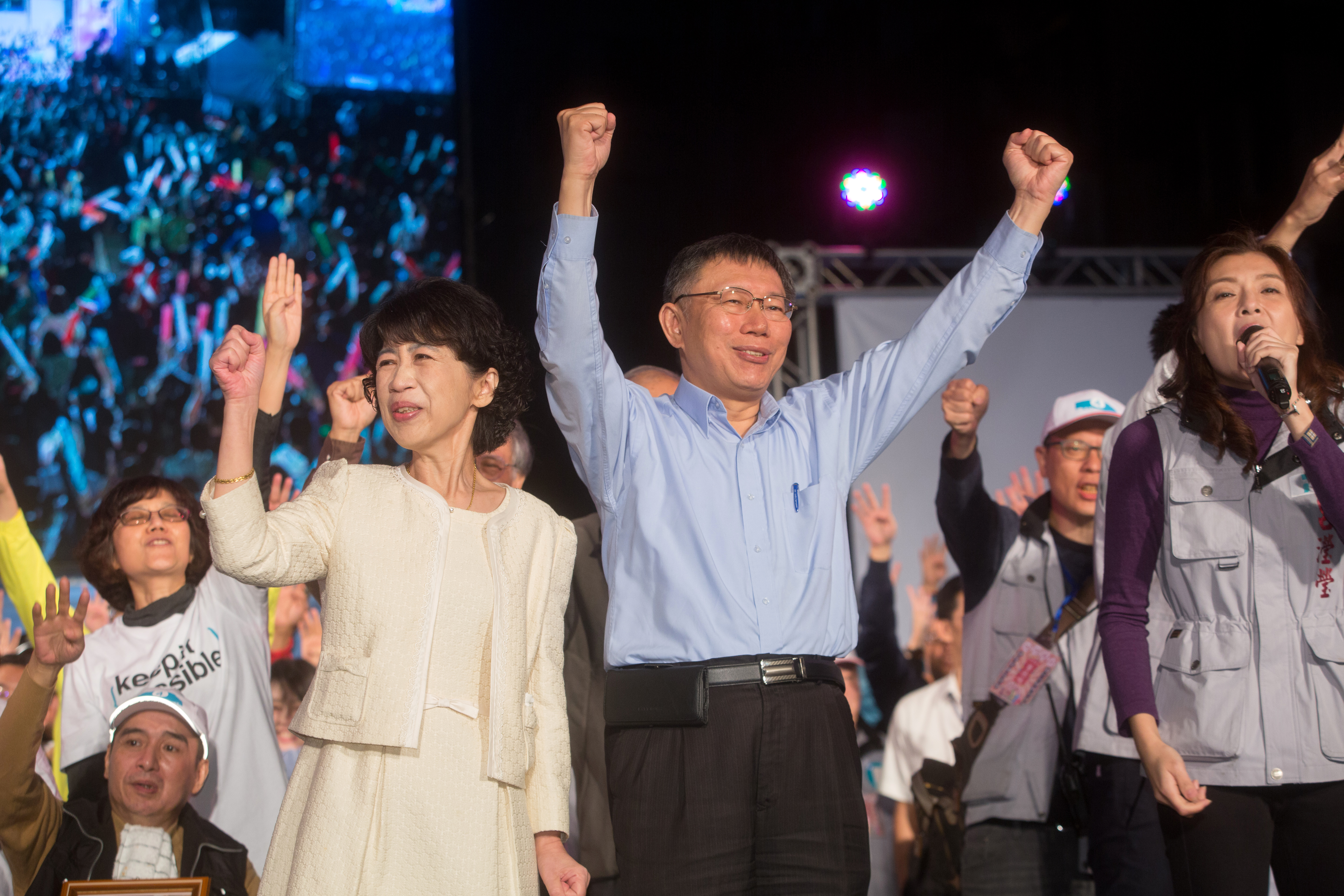 陳佩琪po文被外界解讀成挺尪選總統，柯回應讚是好妻子。