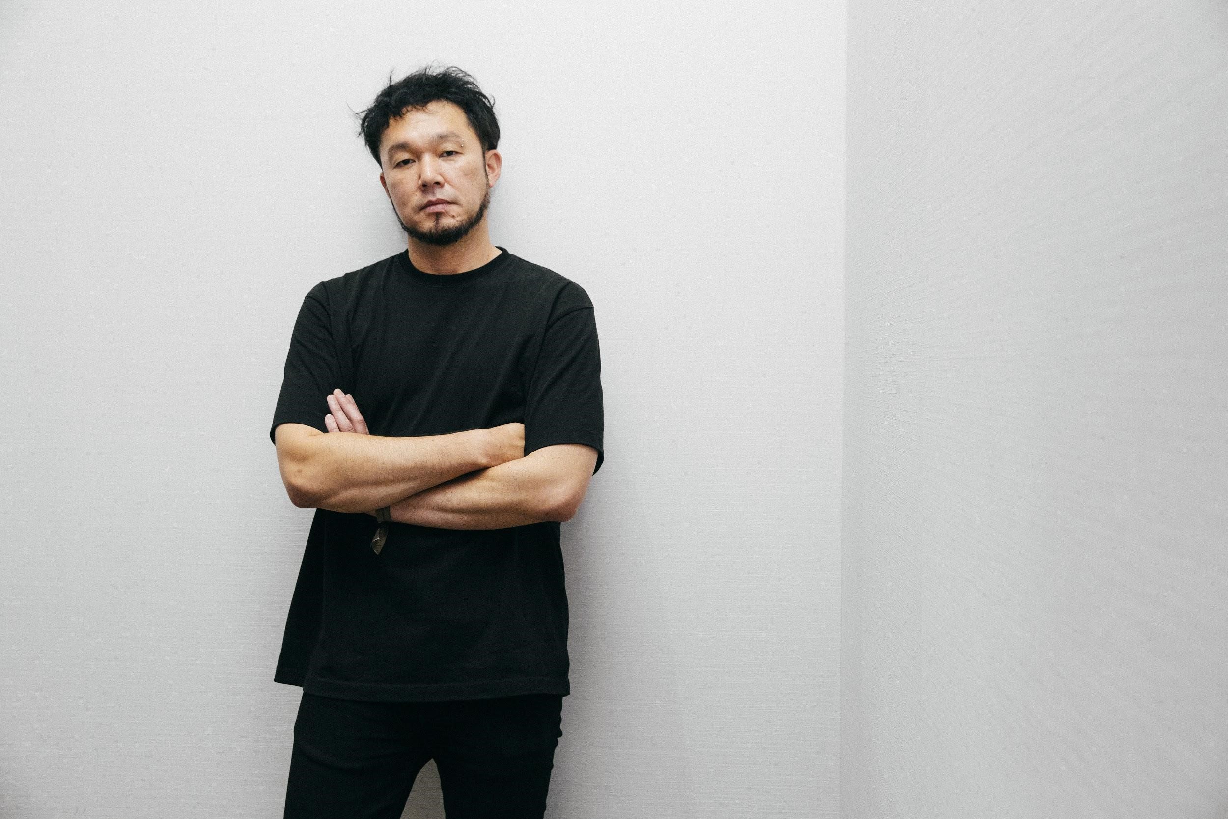 從海外留學歸國後，伊藤涼進入傑尼斯事務所擔任A&R。