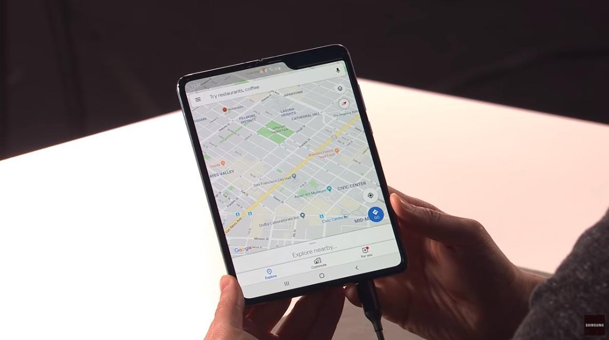 今年初三星就率先發表摺疊手機Galaxy Fold，確定9月上市。（翻攝自YouTube）